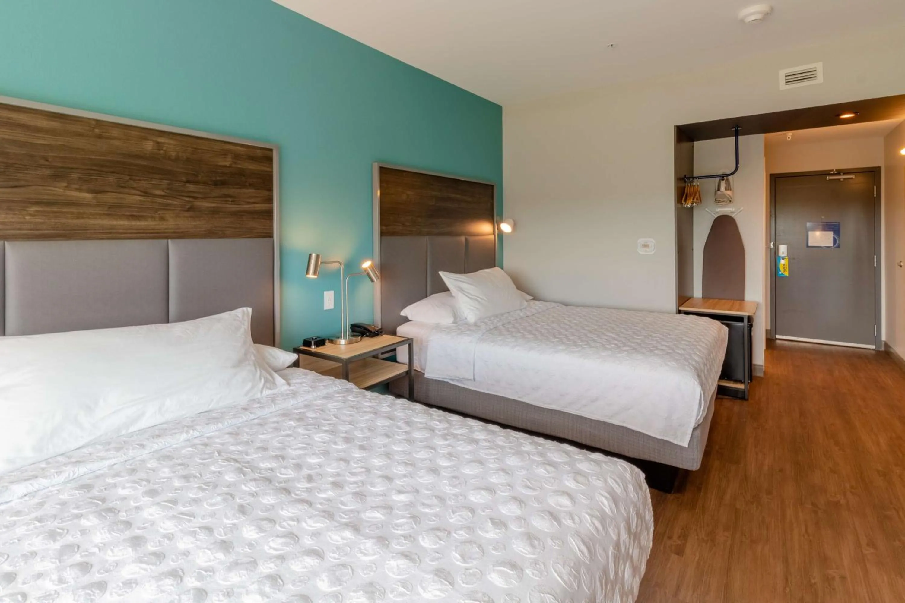 Bed in Tru By Hilton Niceville, Fl