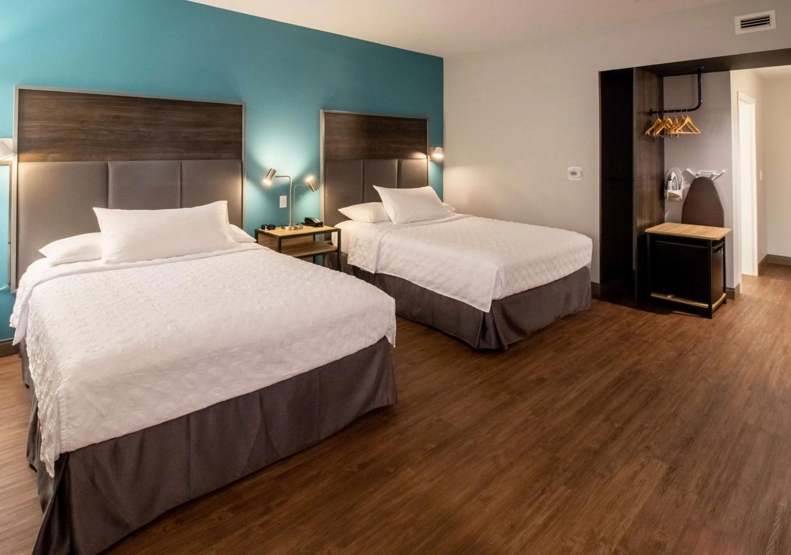 Bed in Tru By Hilton Niceville, Fl