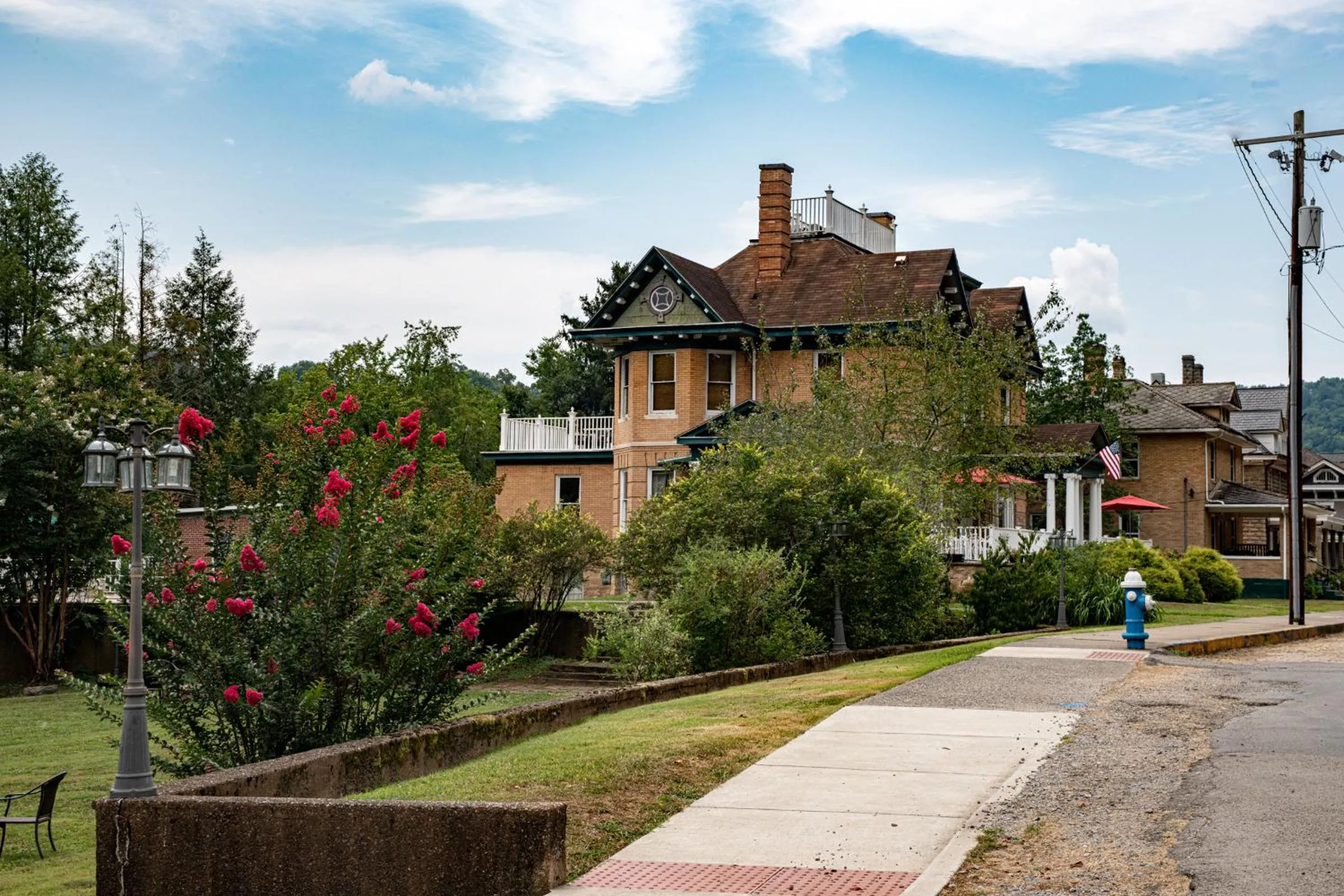 Elk River Hotel & Cafe