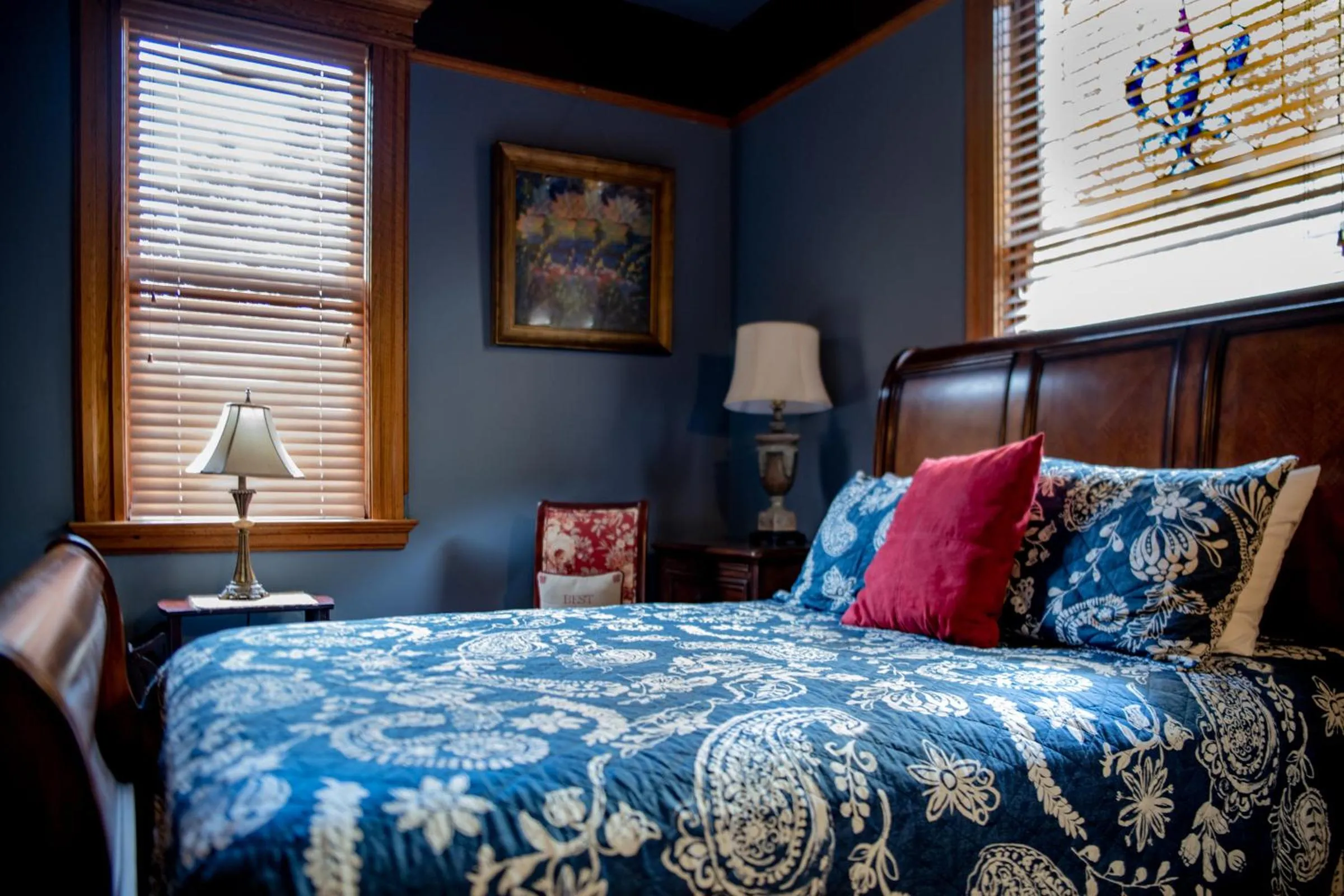 Bed in Elk River Hotel & Cafe