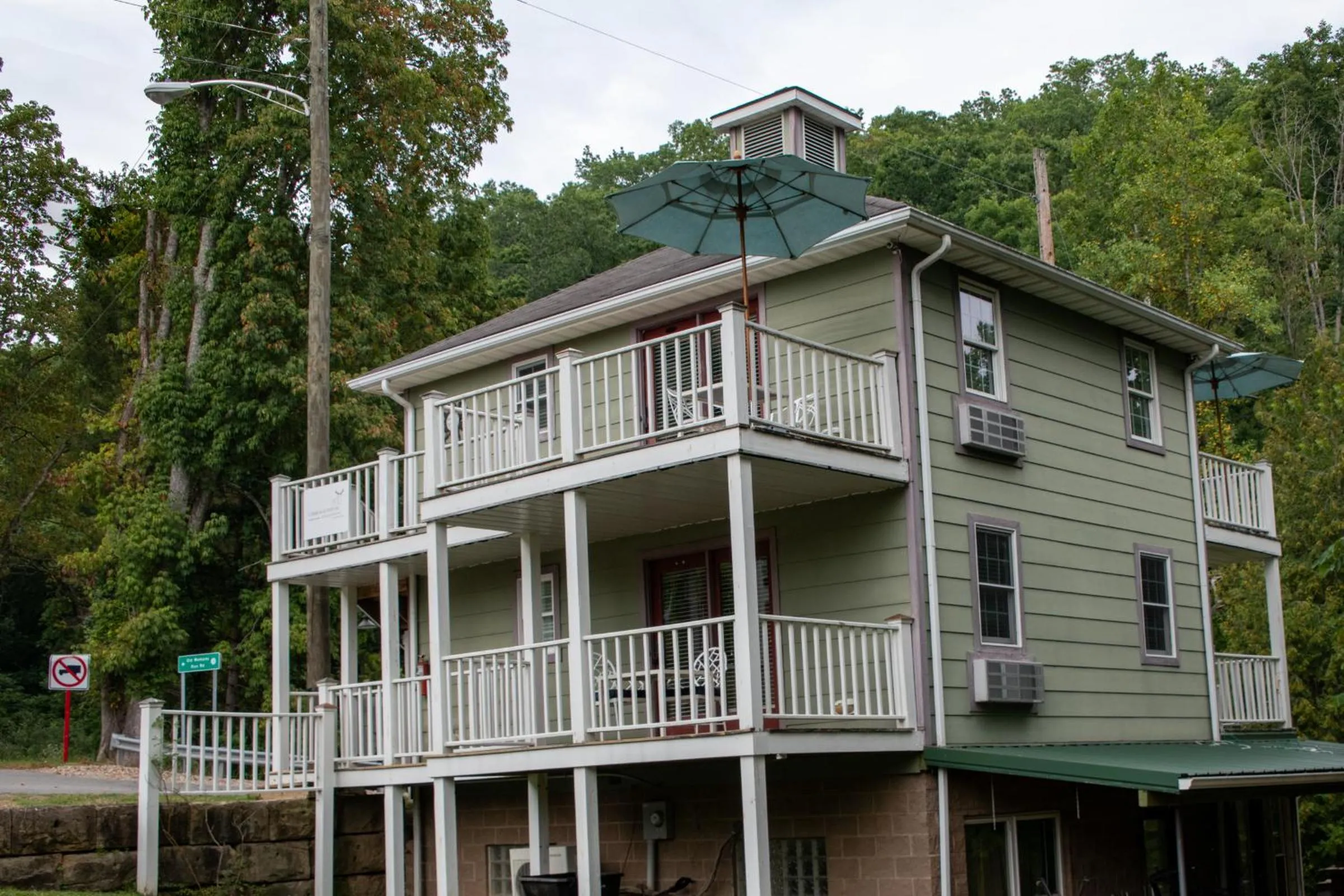 Elk River Hotel & Cafe