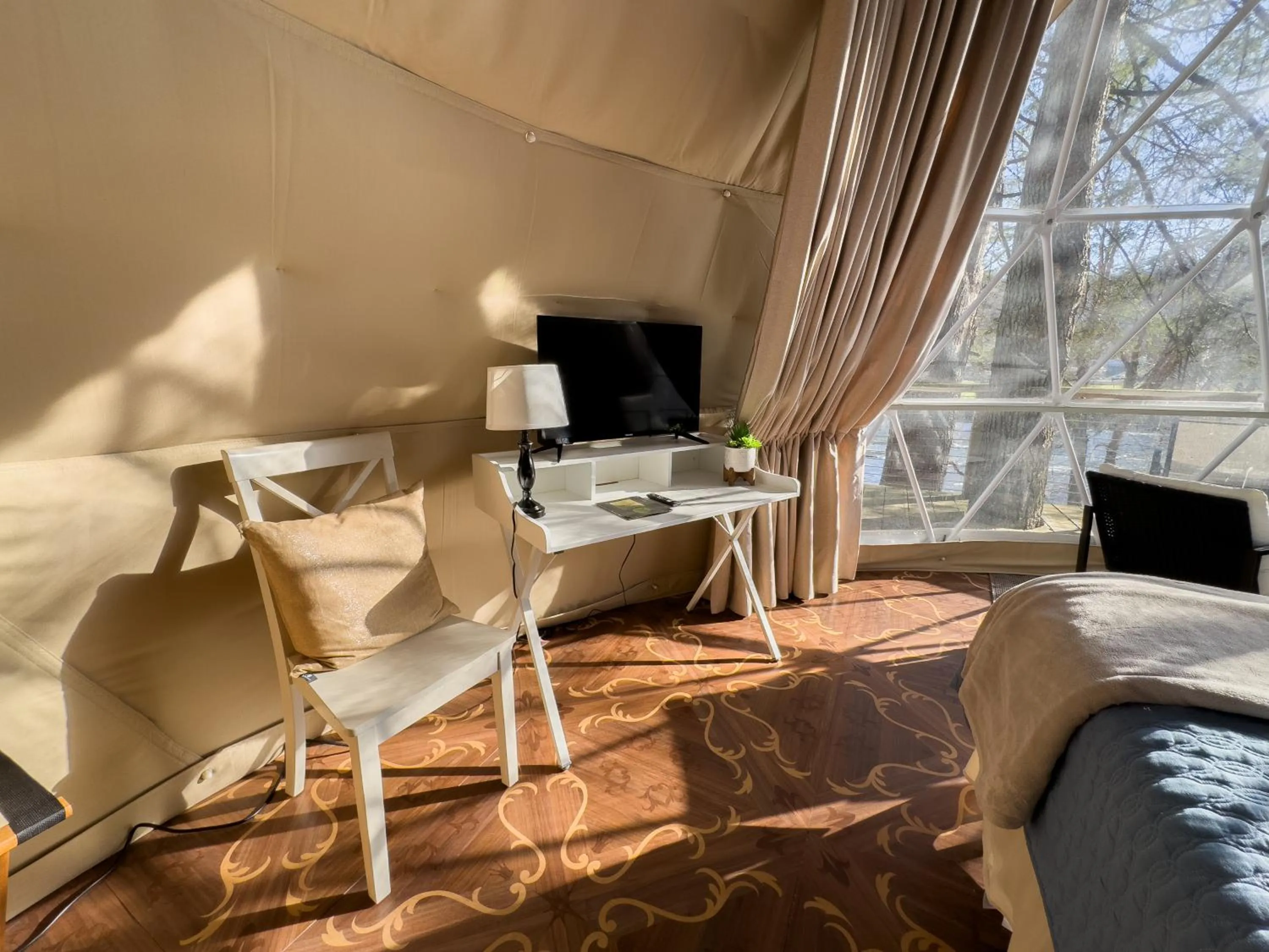 Elk River Hotel & Cafe