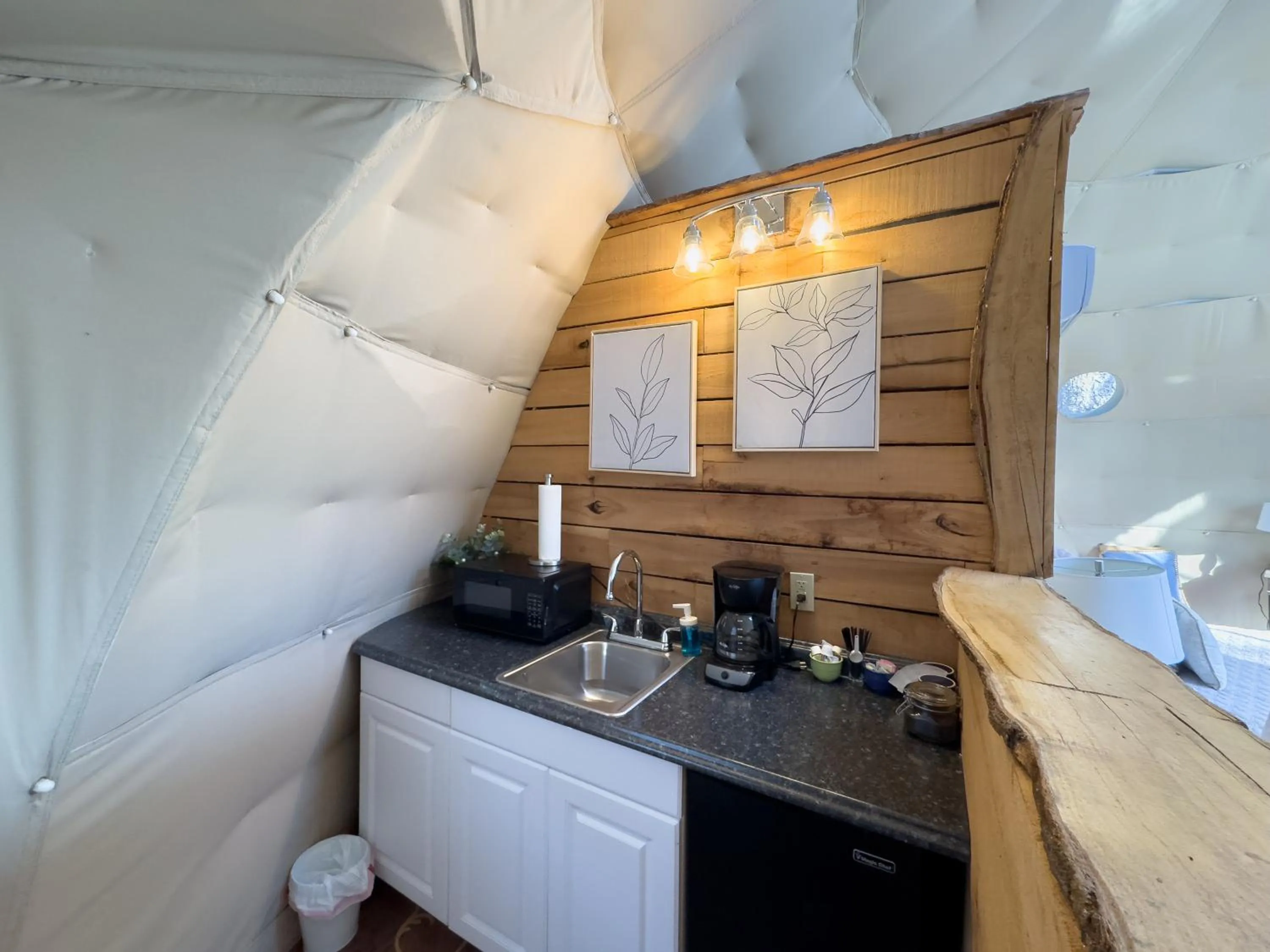 Elk River Hotel & Cafe