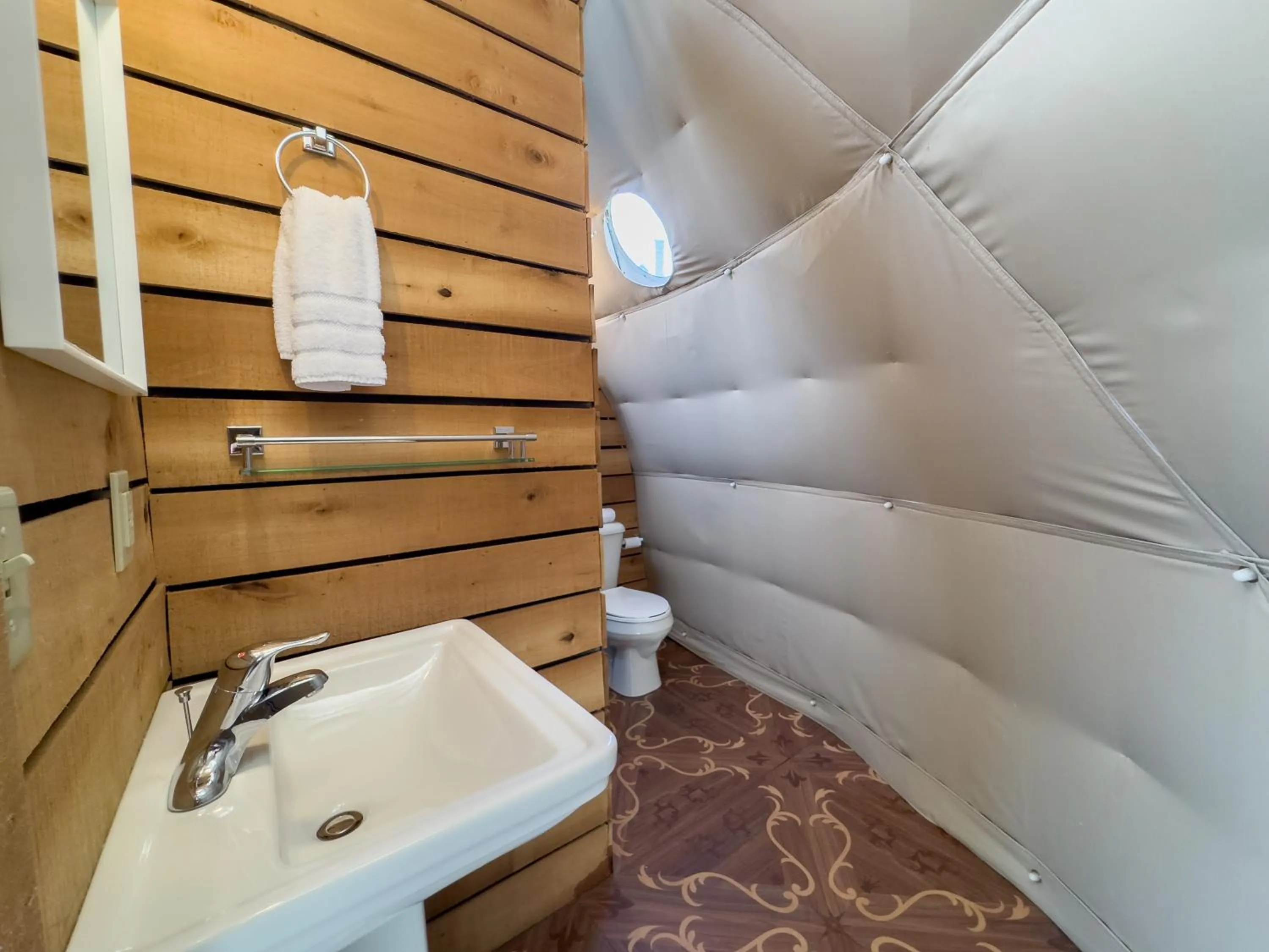 Elk River Hotel & Cafe