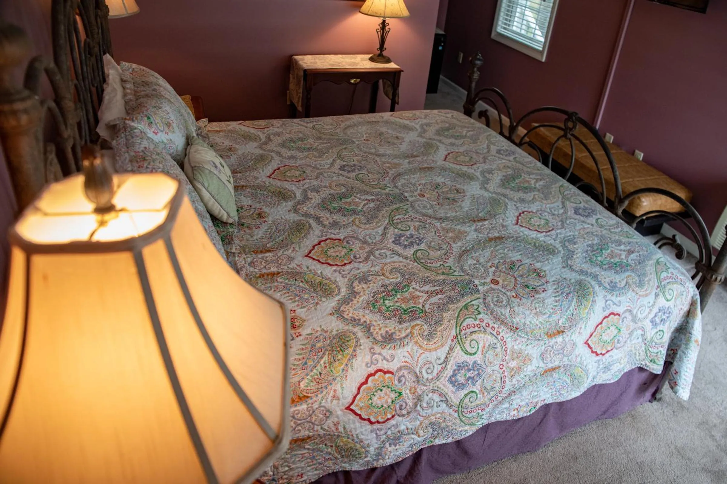 Bed in Elk River Hotel & Cafe