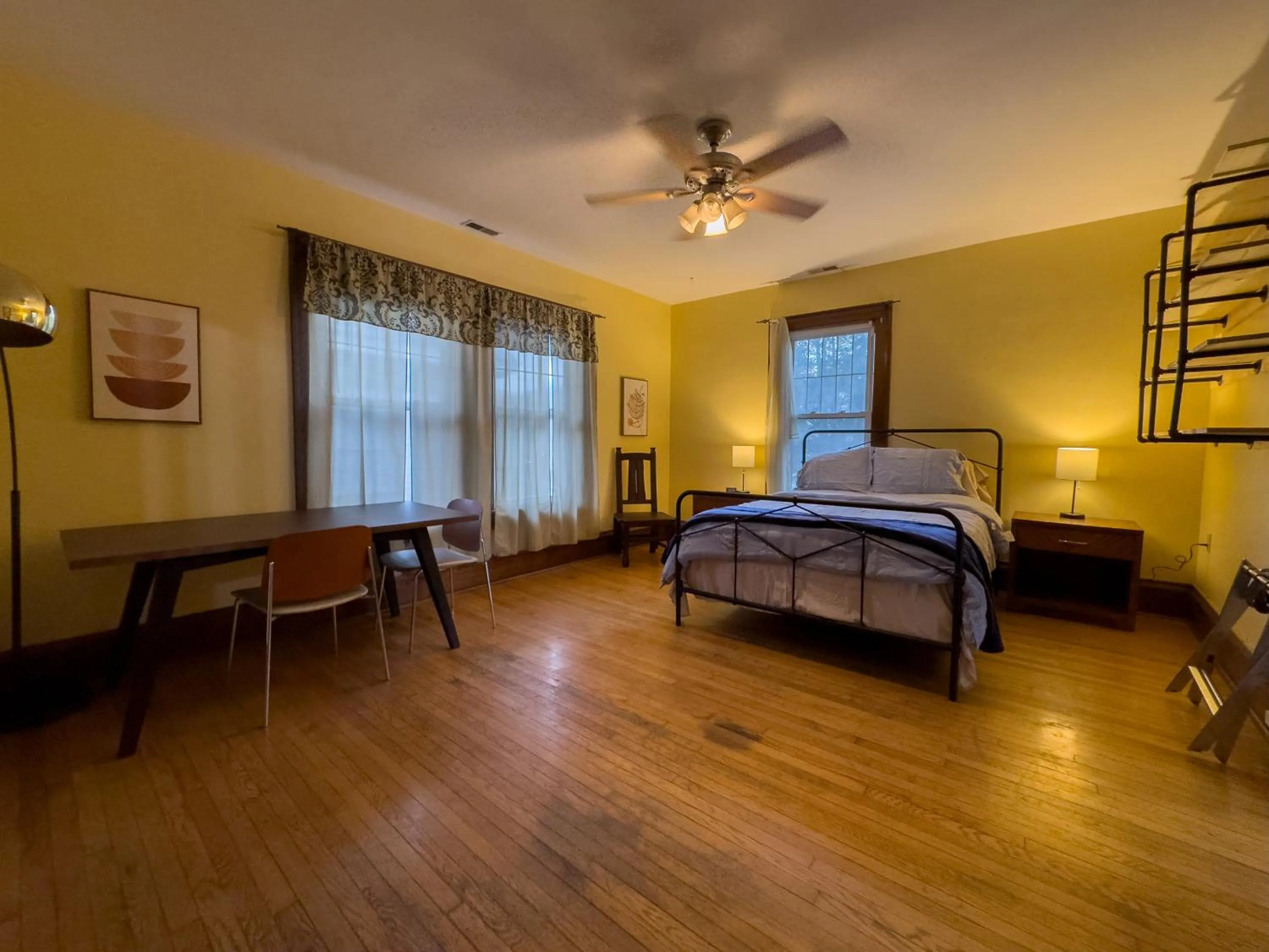 Bed in Elk River Hotel & Cafe