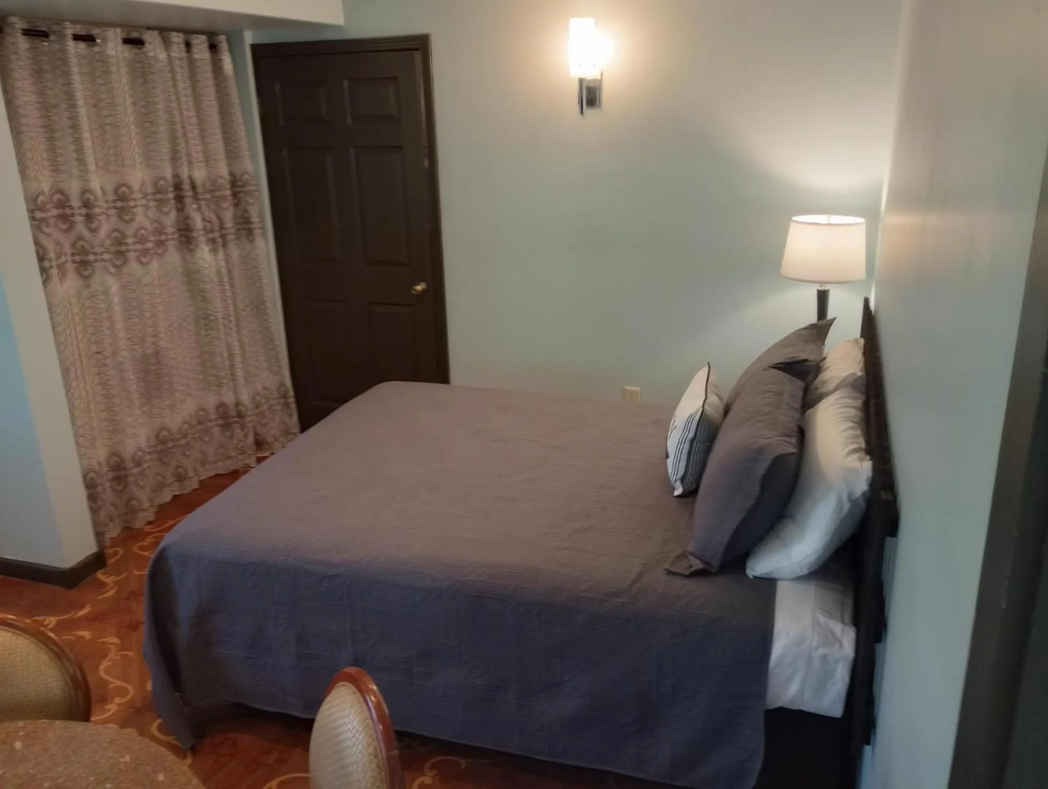 Bed in Elk River Hotel & Cafe