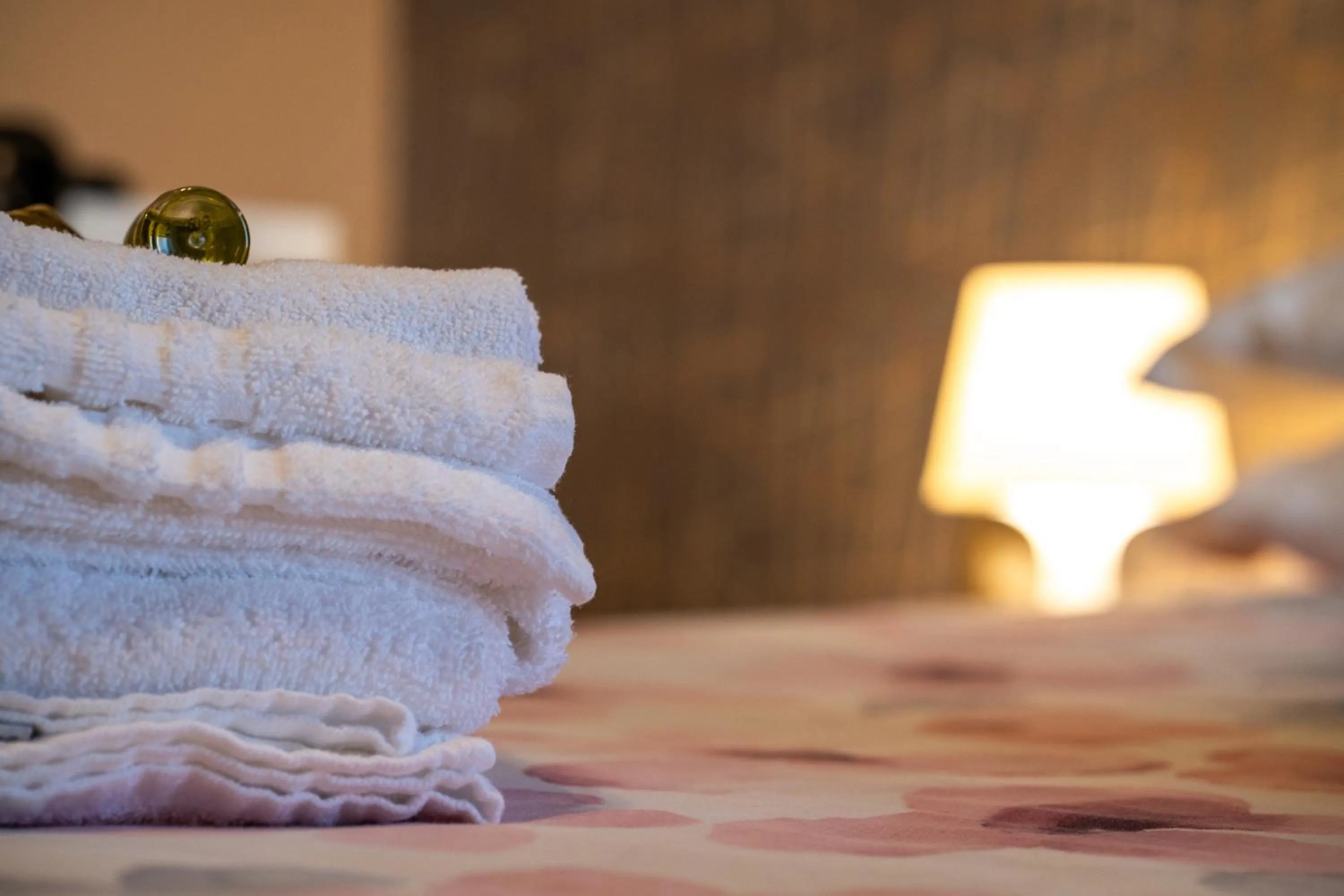 Bed in AJ Suite and Breakfast