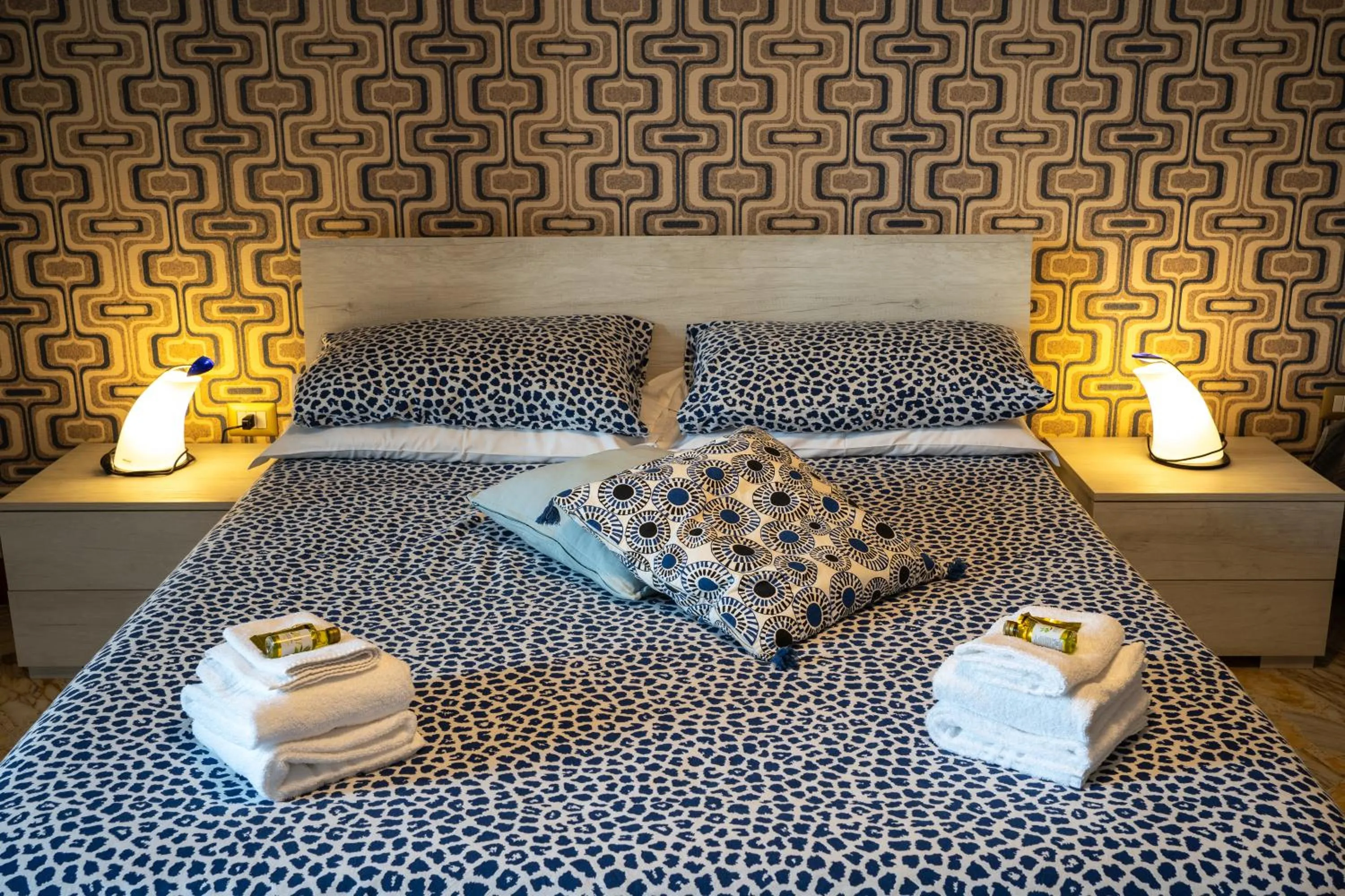 Bed in AJ Suite and Breakfast