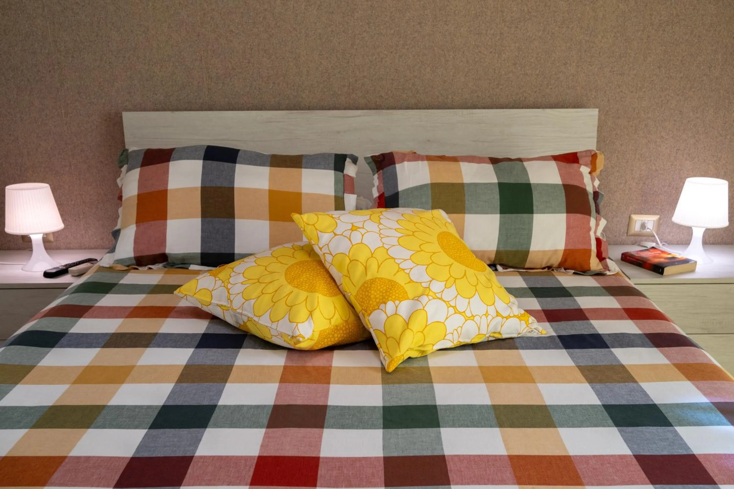 Bed in AJ Suite and Breakfast