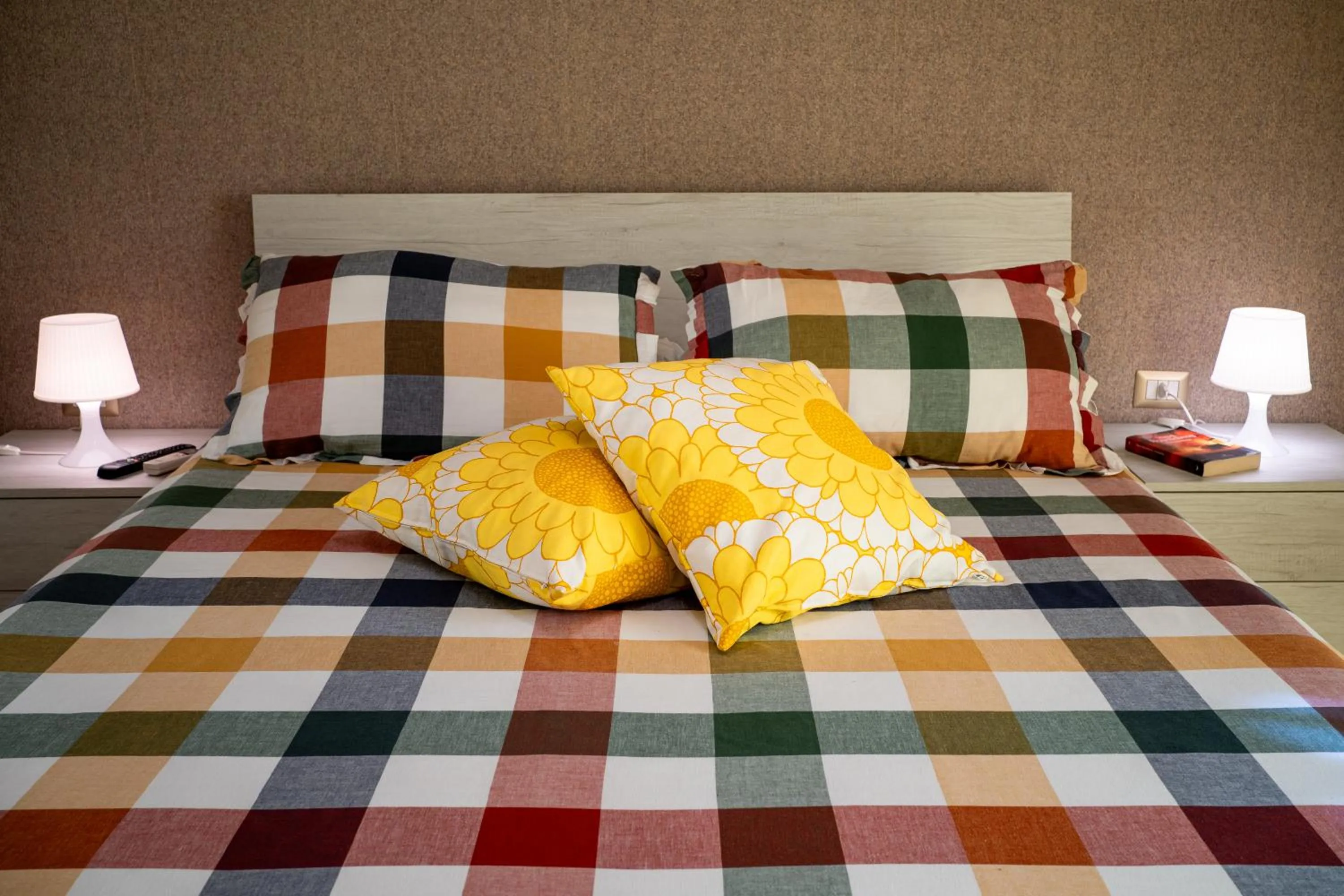 Bed in AJ Suite and Breakfast