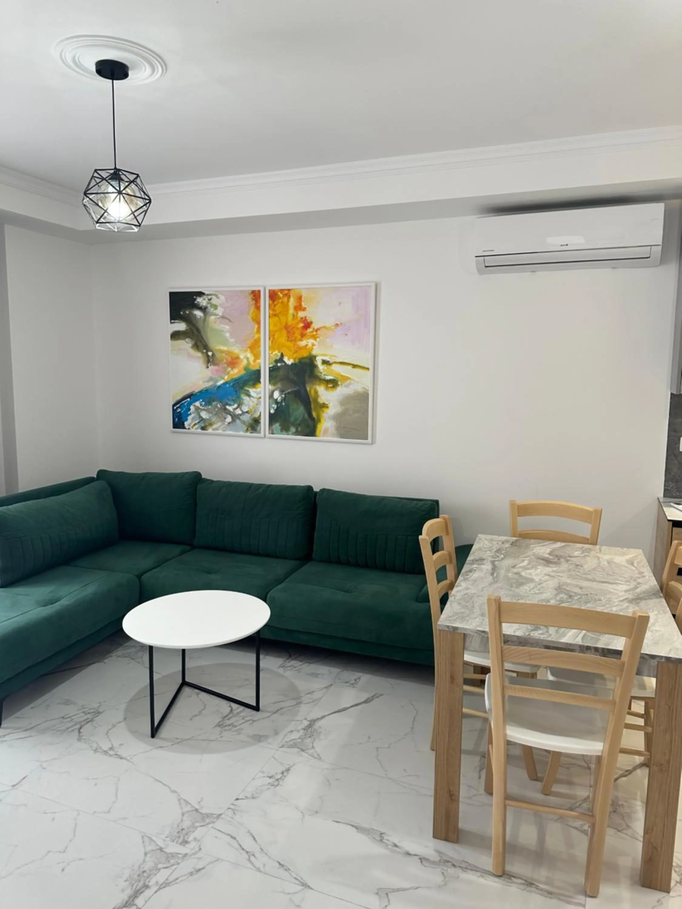 Living room in Joanna Suites