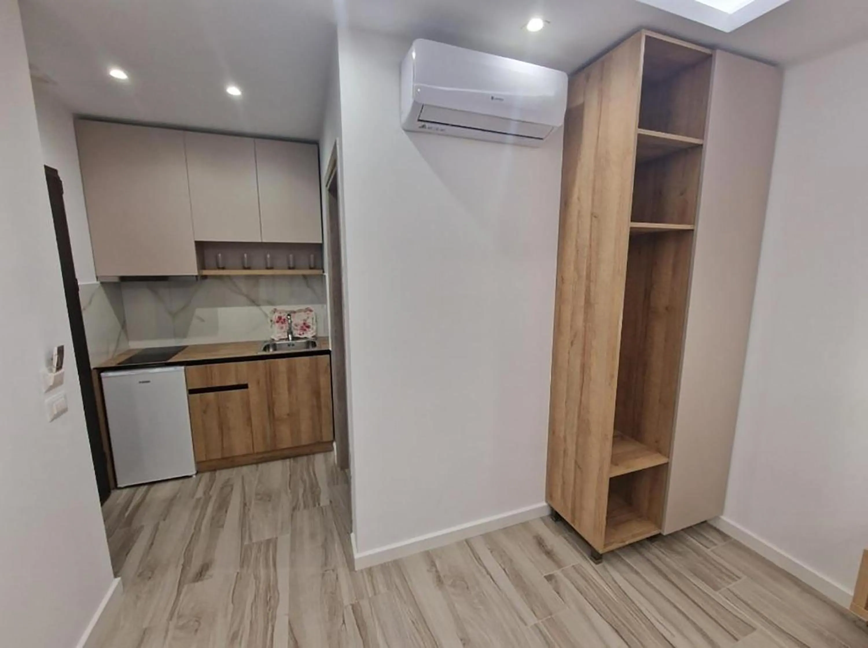 Kitchen or kitchenette in Joanna Suites