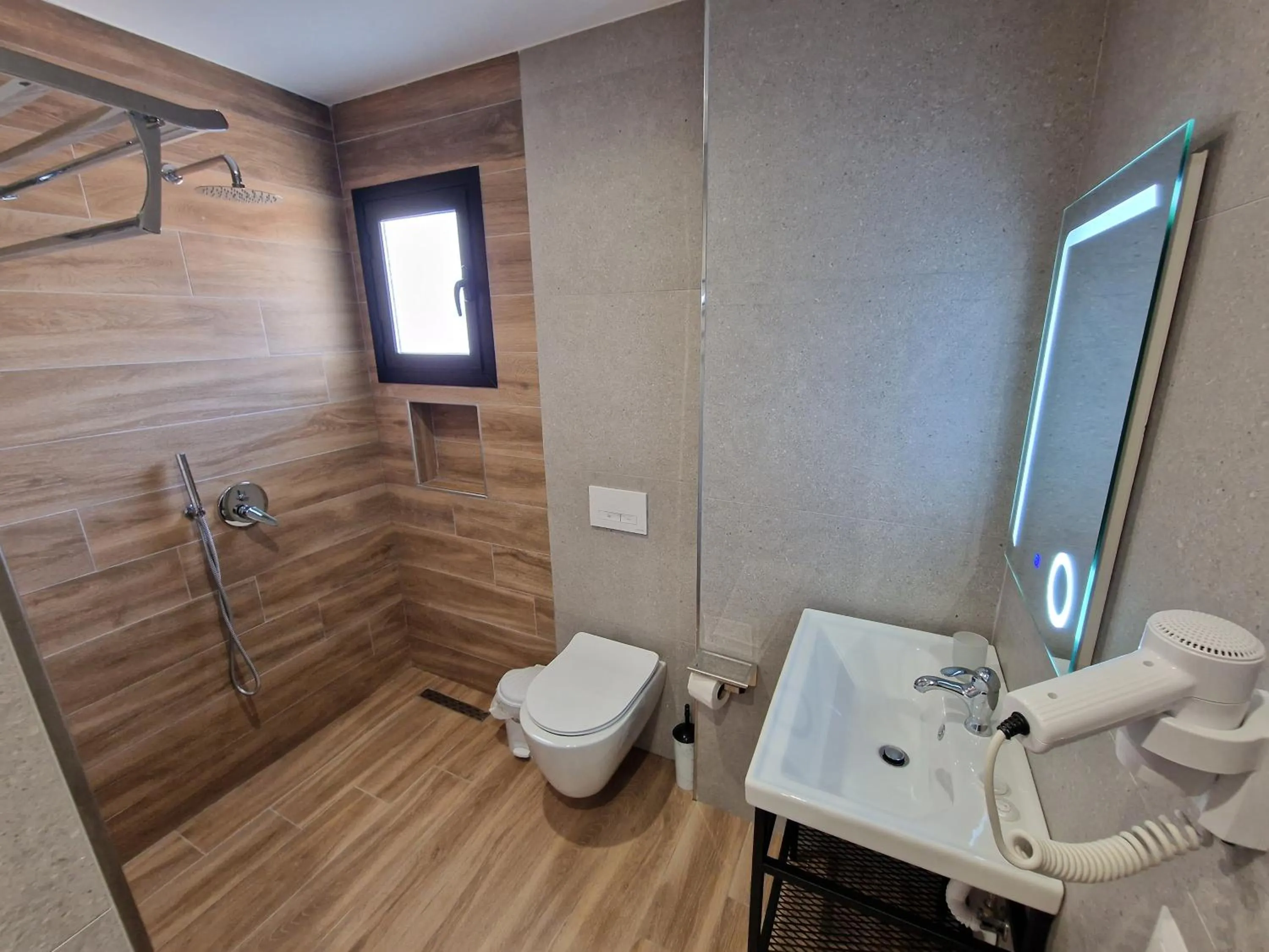 Toilet in Joanna Suites