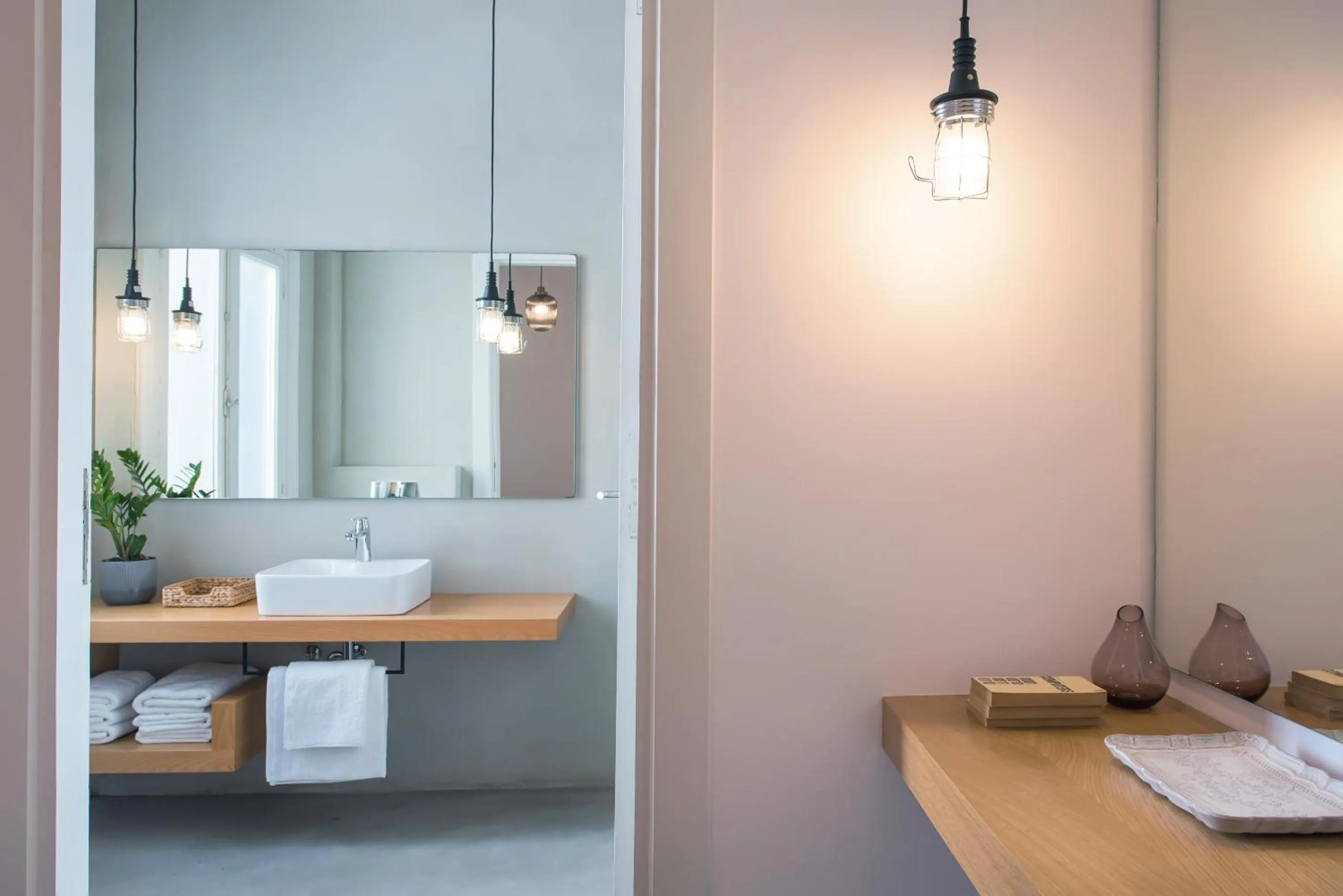 Bathroom in MONK Monastiraki Suites