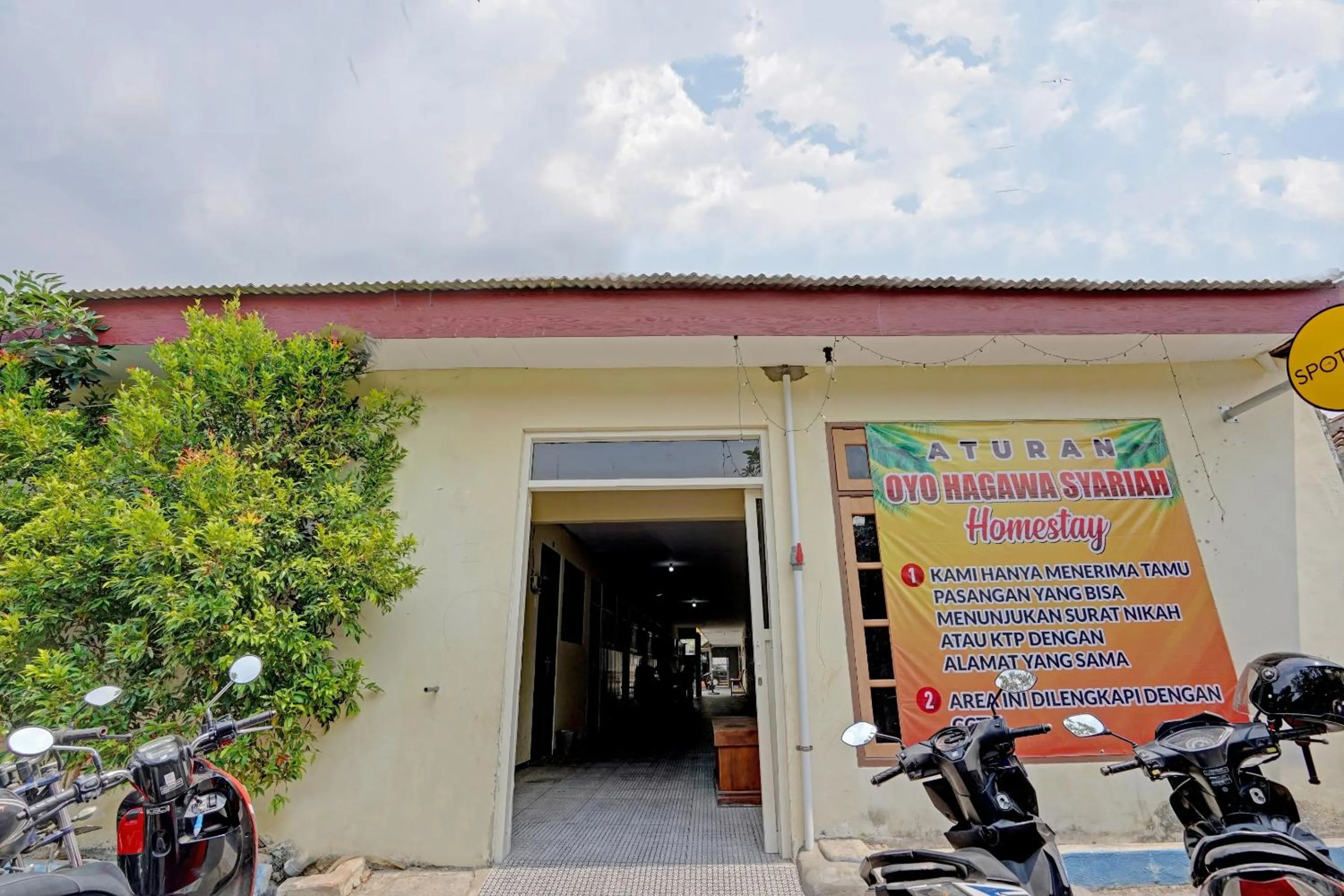 Facade/entrance in SPOT ON 90586 Hagawa Syariah Homestay