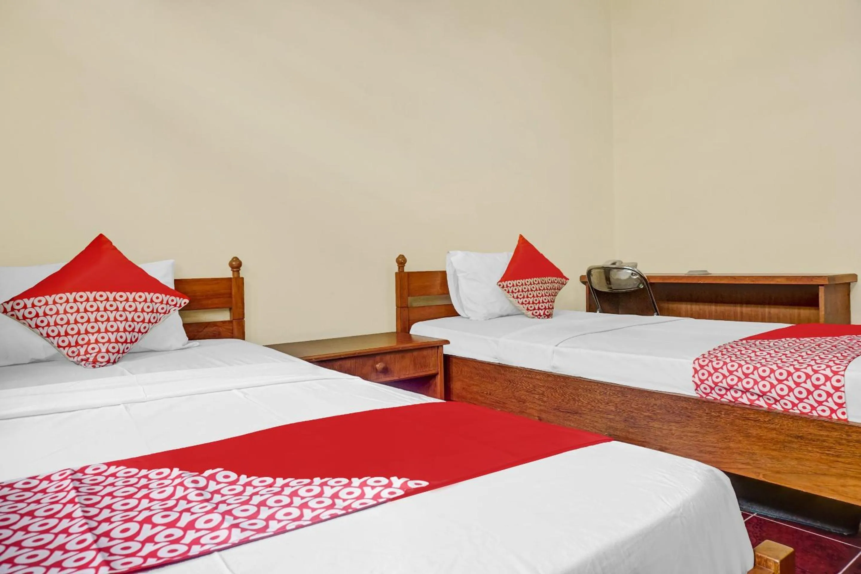 Bed in Hotel O 90596 Hotel Griya Astoeti