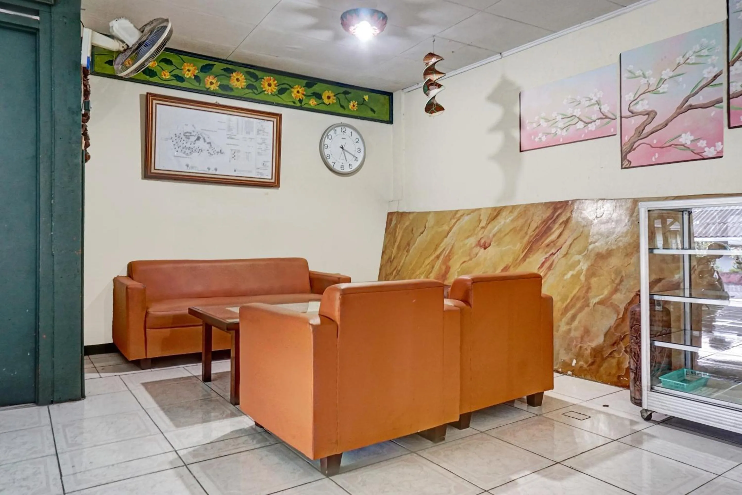 Lobby or reception in Hotel O 90596 Hotel Griya Astoeti