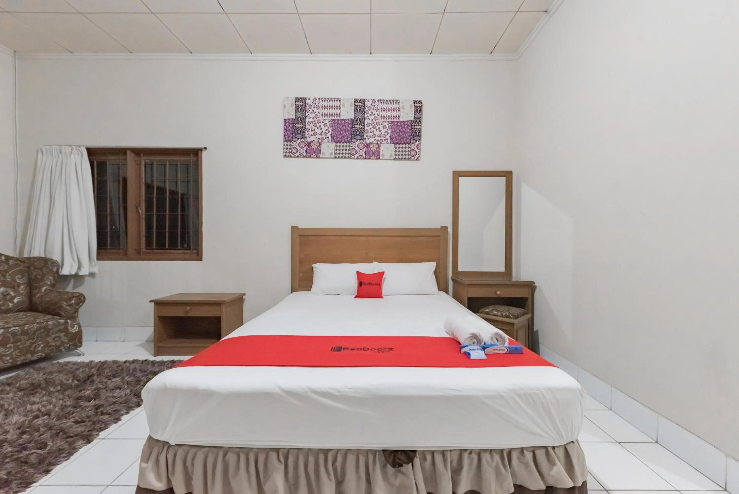 Bed in RedDoorz Plus At Hotel Griya Astoeti