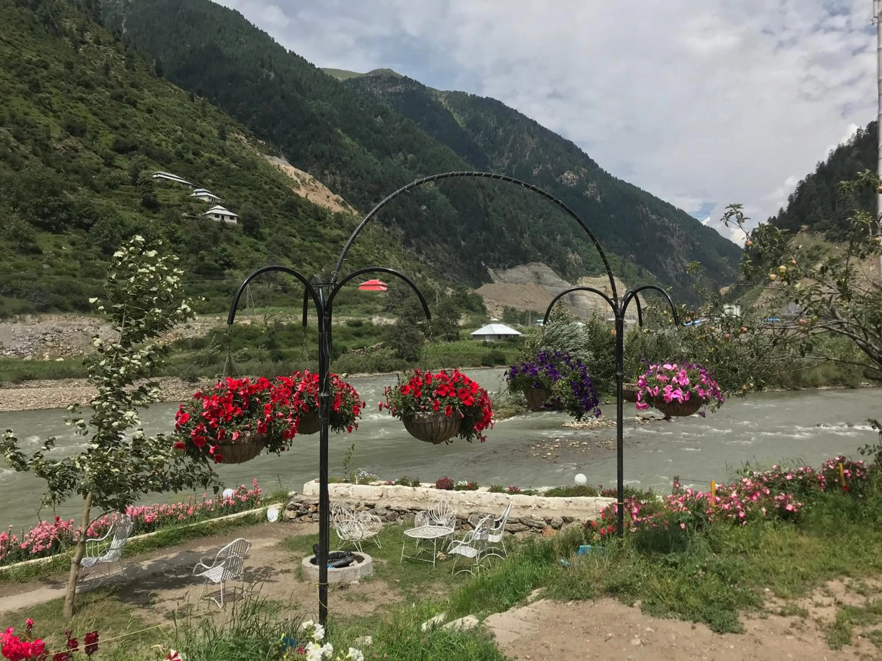 River view in Parhena Cottages Bella Naran