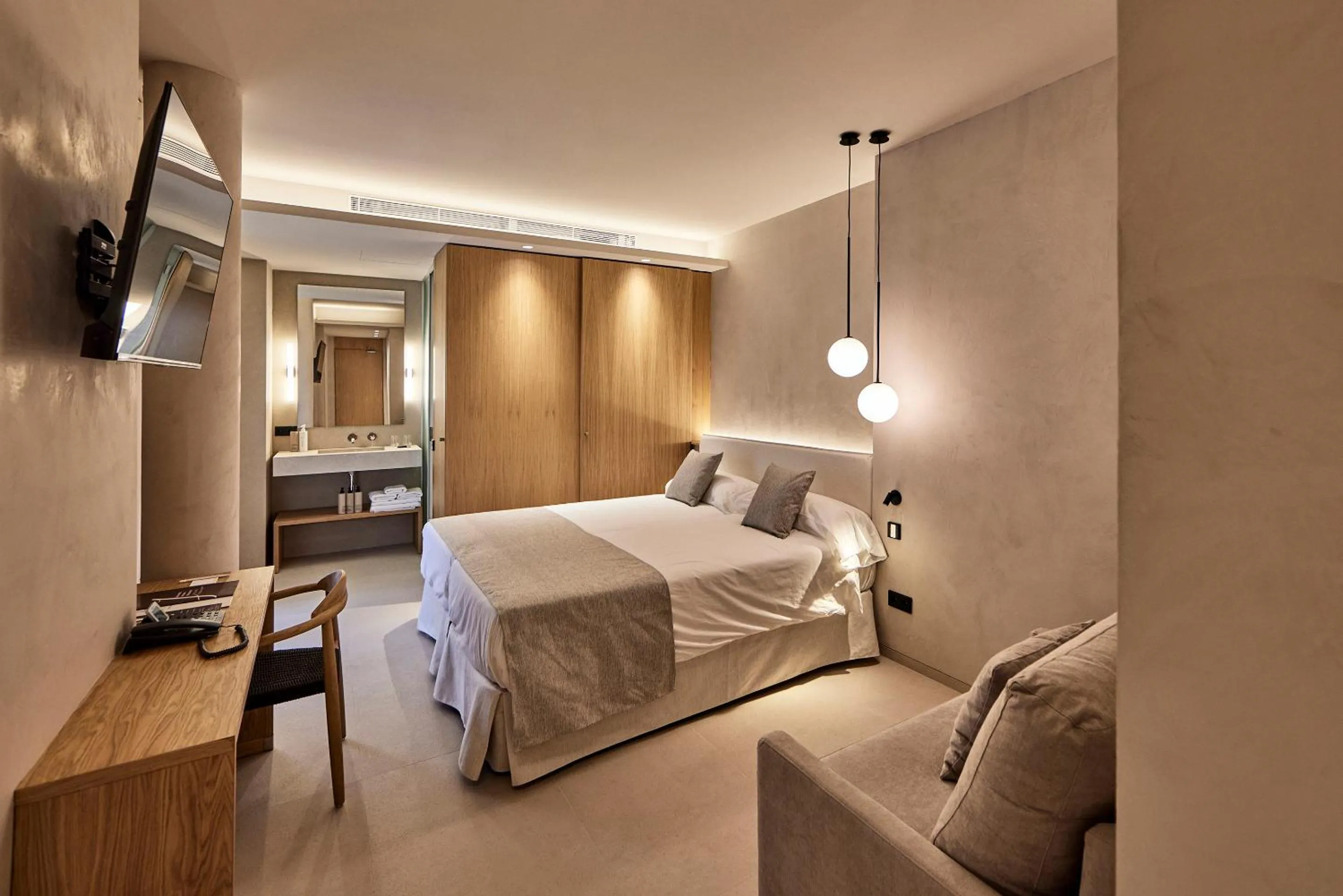 Photo of the whole room, Bed in JOE'S GOMILA BOUTIQUE HOTEL