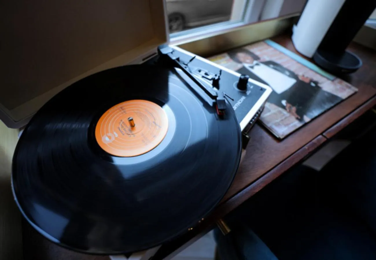 Entertainment in Boutique 50