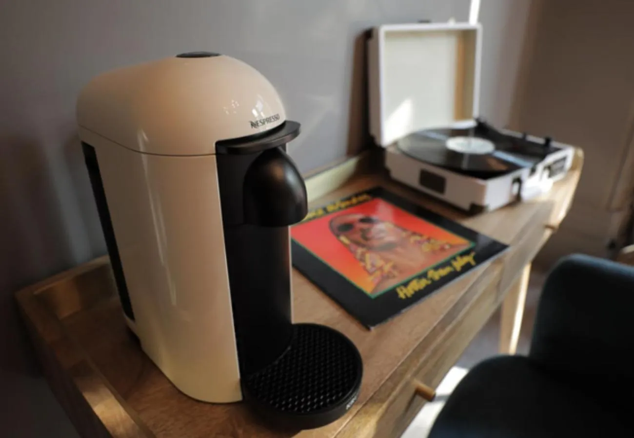 Coffee/tea facilities in Boutique 50