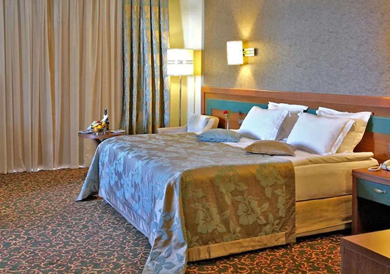 Superior Family Room in Özkaymak Select Resort Hotel - Ultra All Inclusive Superior Family Room in Özkaymak Select Resort Hotel - Ultra All Inclusive