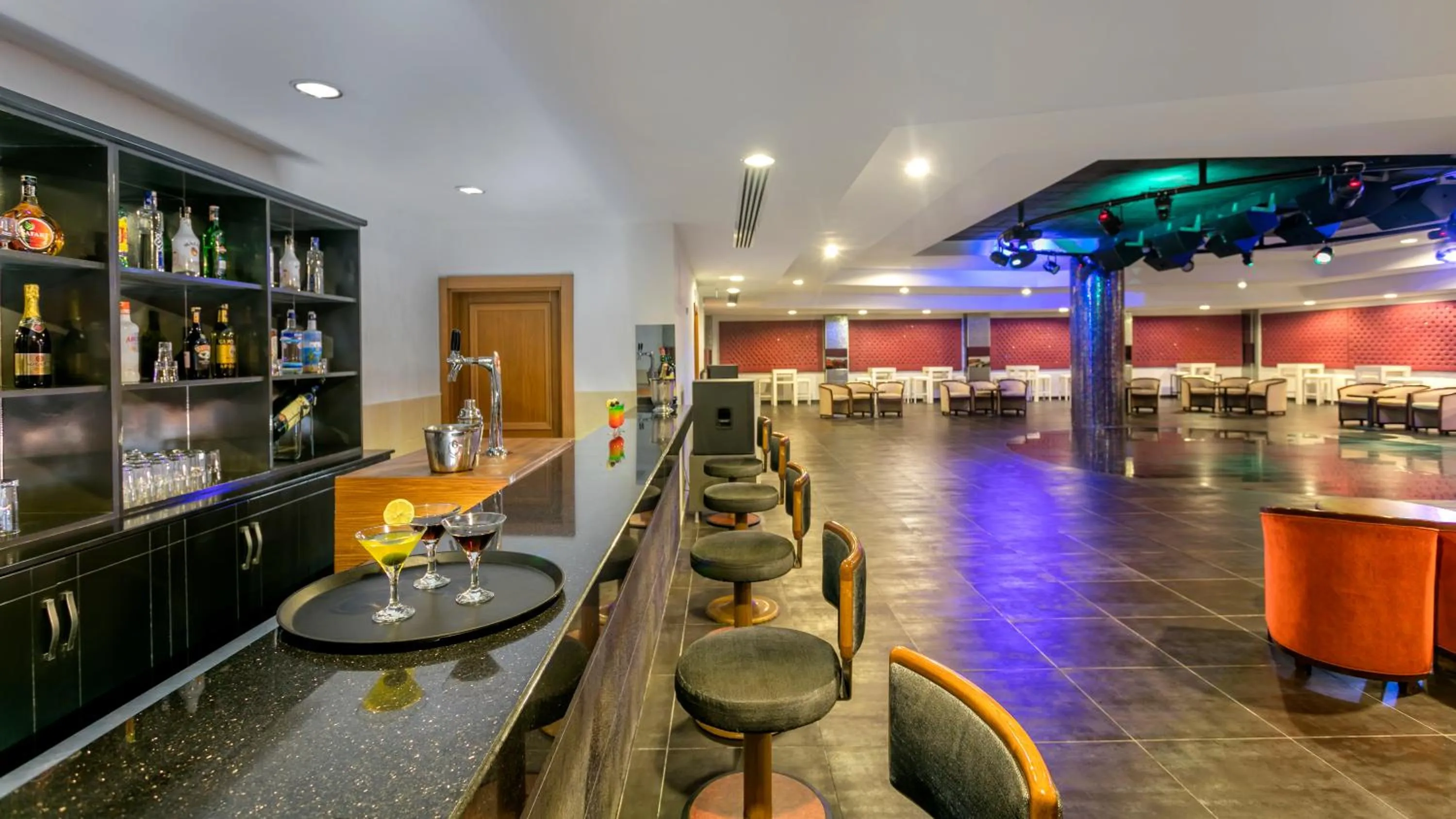 Lounge or bar in Özkaymak Select Resort