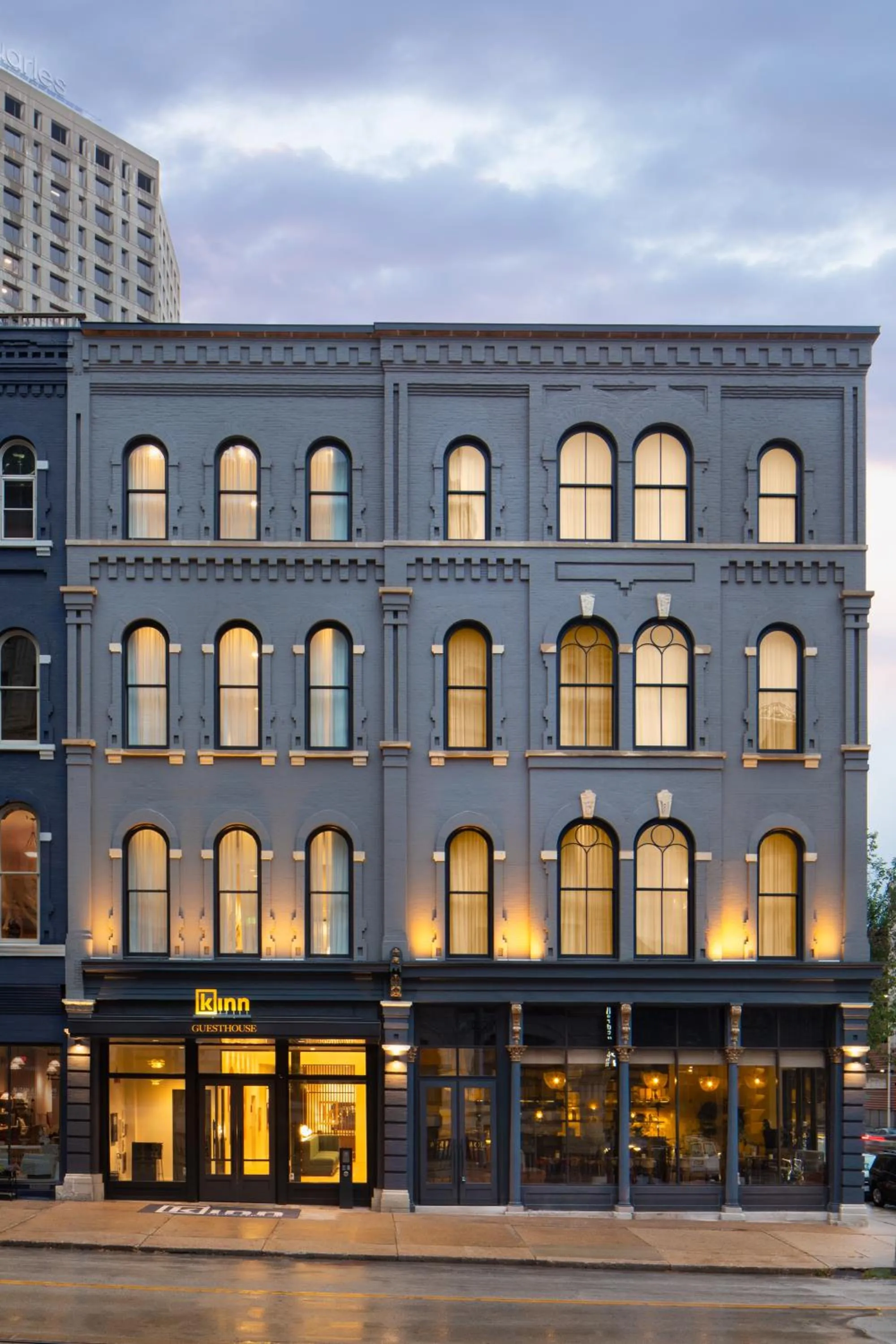 Property building in Kinn Guesthouse Downtown