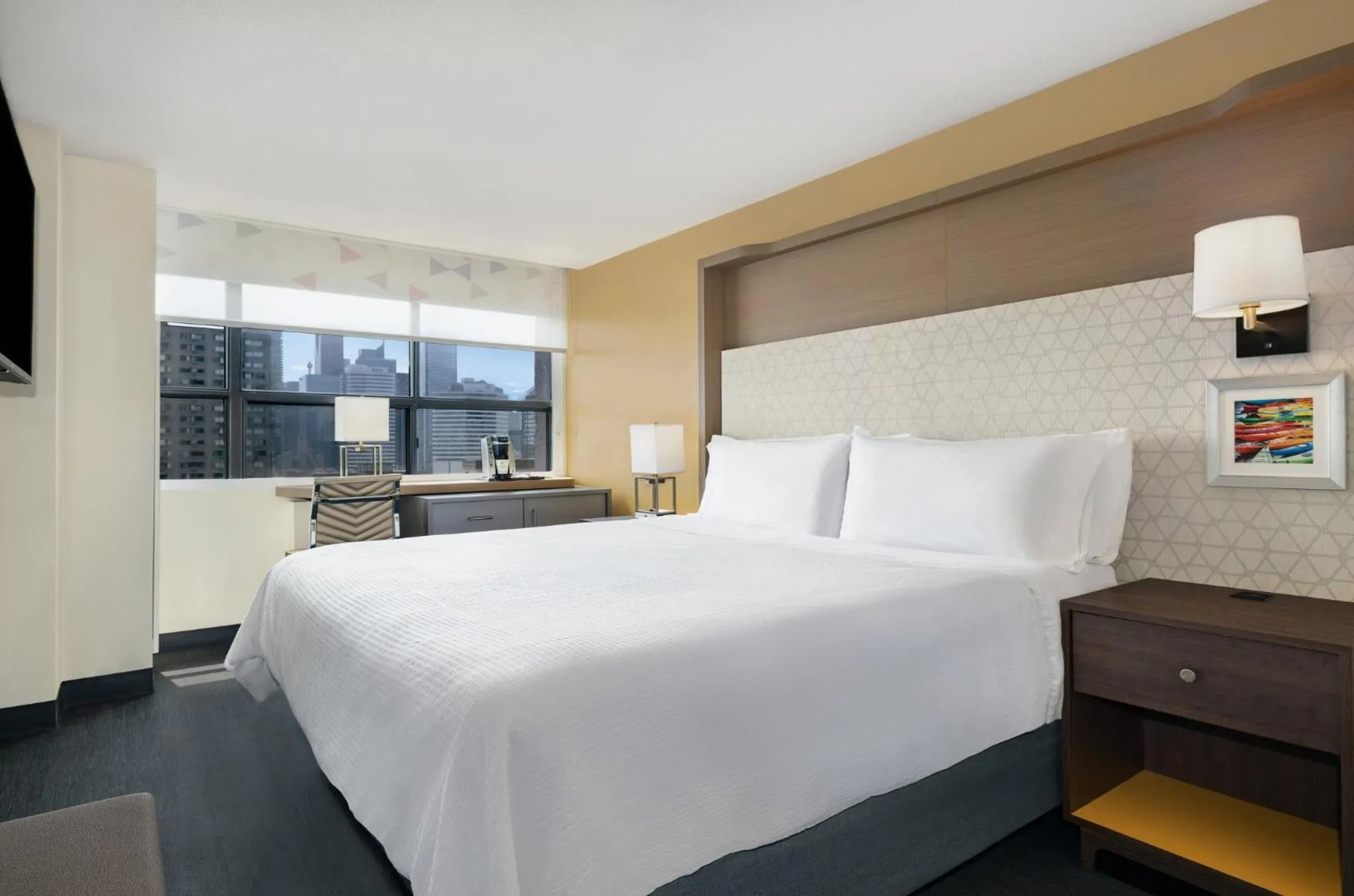 Photo of the whole room, Bed in Holiday Inn Toronto Downtown Centre by IHG