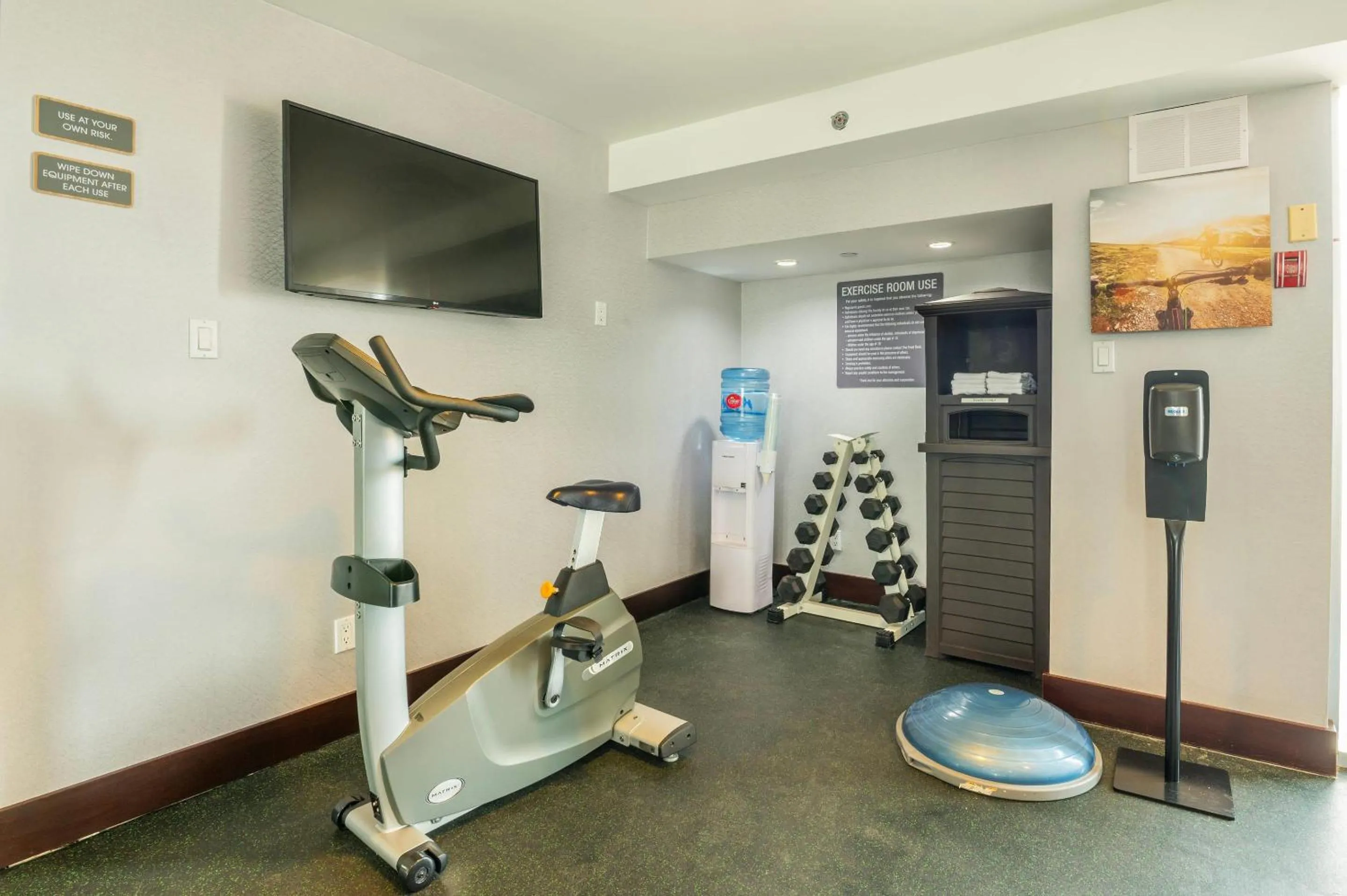 Fitness centre/facilities in Comfort Inn & Conference Centre Toronto Airport