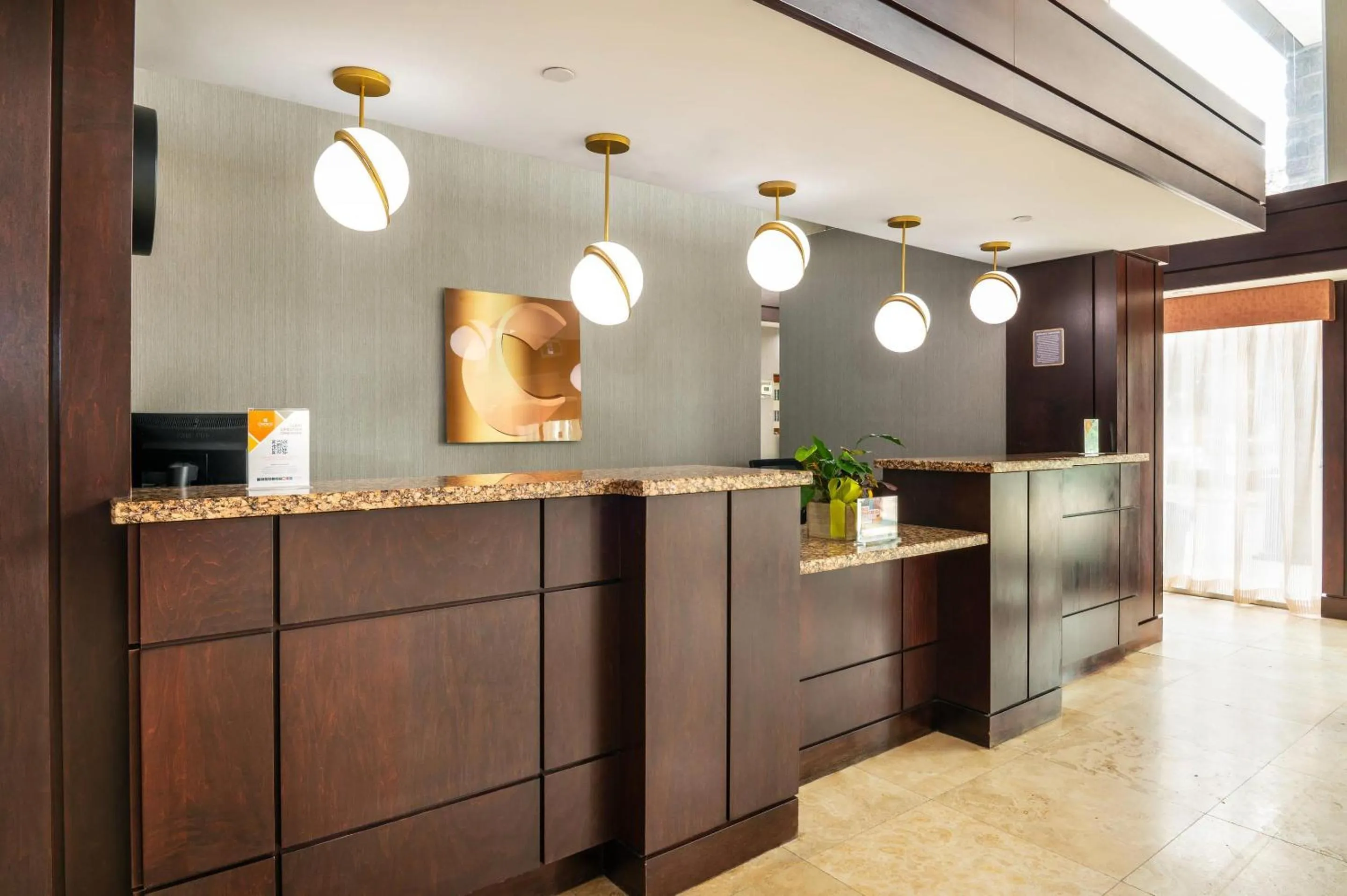 Lobby or reception in Comfort Inn & Conference Centre Toronto Airport