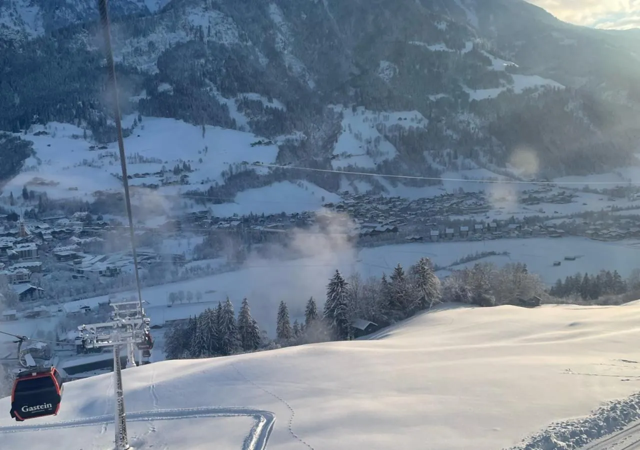 Skiing in Hotel Bad Hofgastein - The STORKS - Adults Only