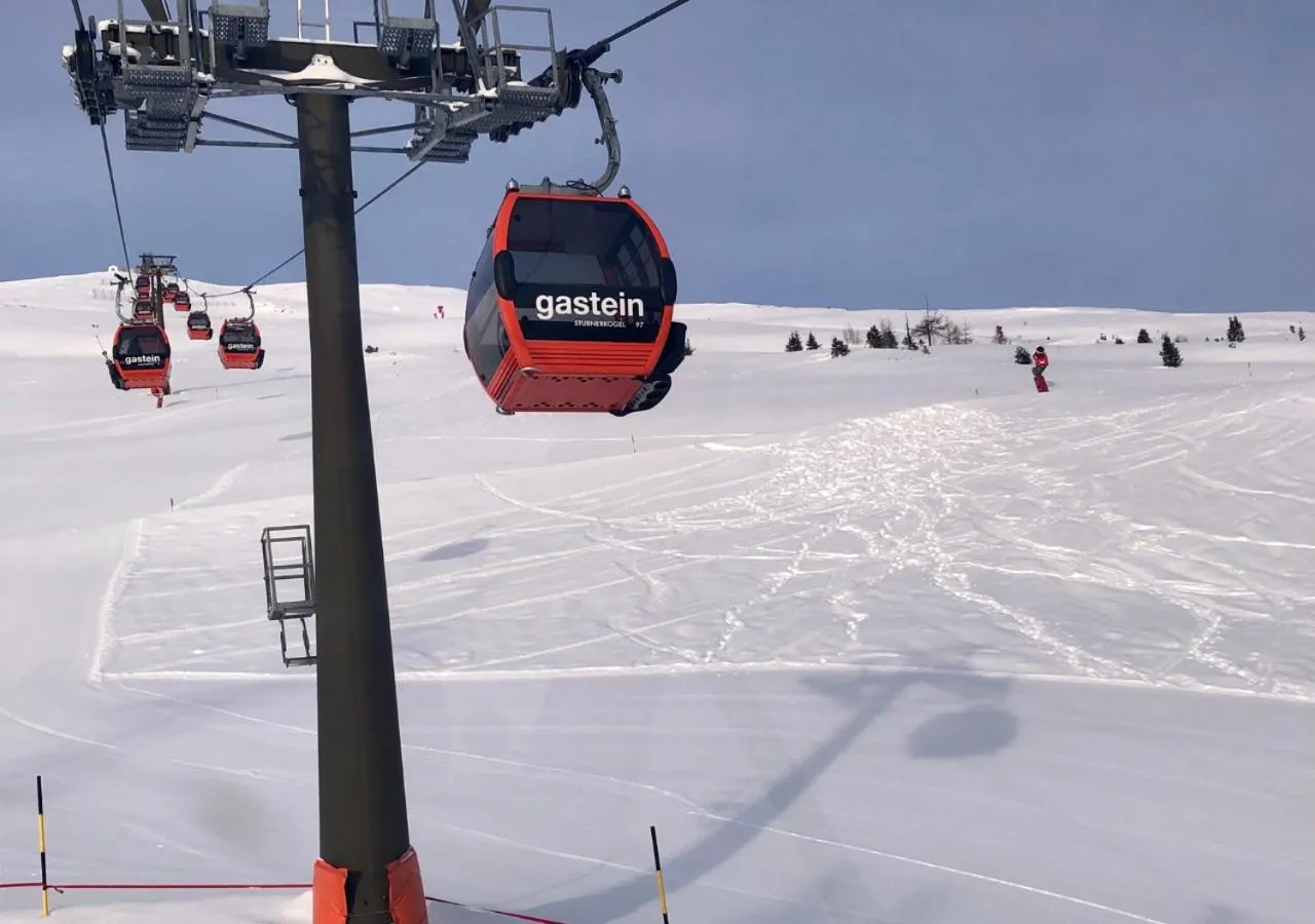 Skiing in Hotel Bad Hofgastein - The STORKS - Adults Only