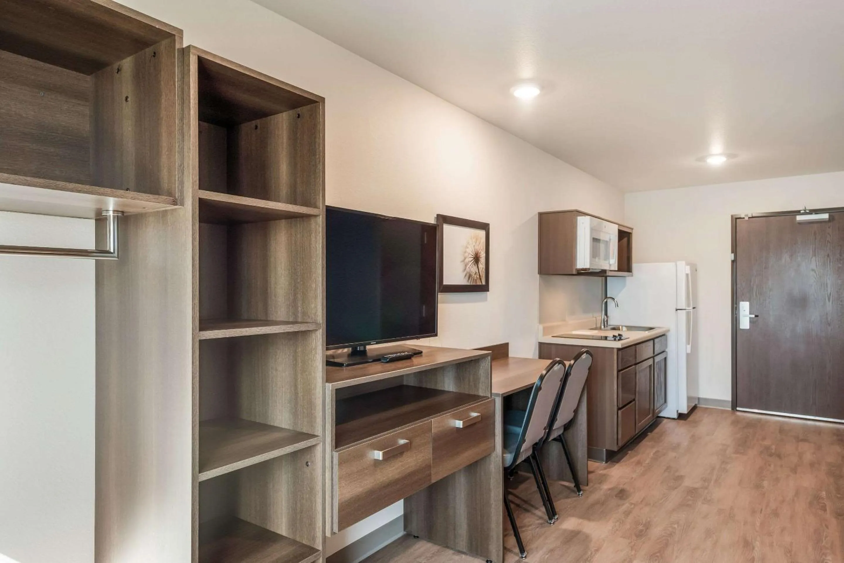 Photo of the whole room in WoodSpring Suites Tucson-South