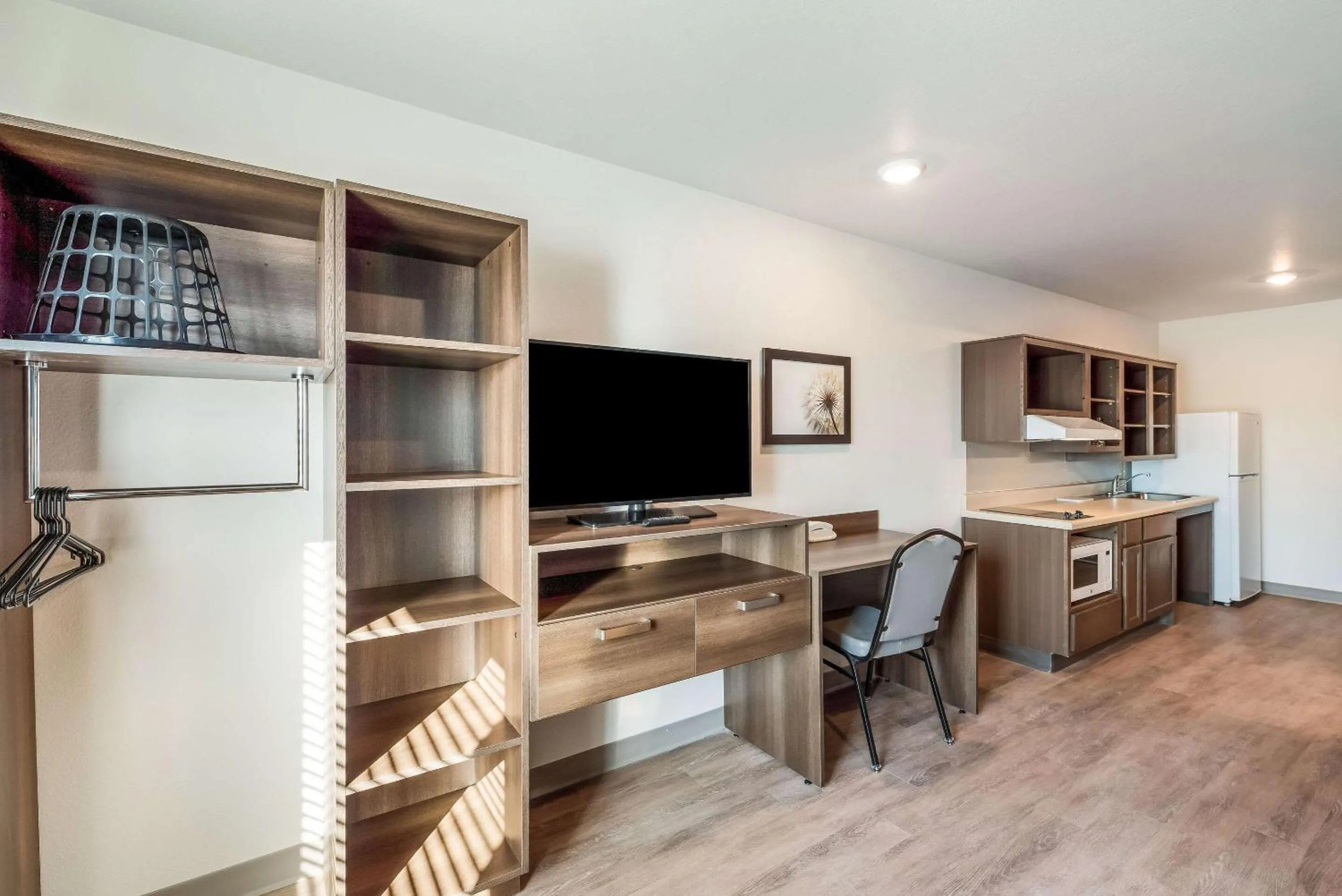 Photo of the whole room in WoodSpring Suites Tucson-South