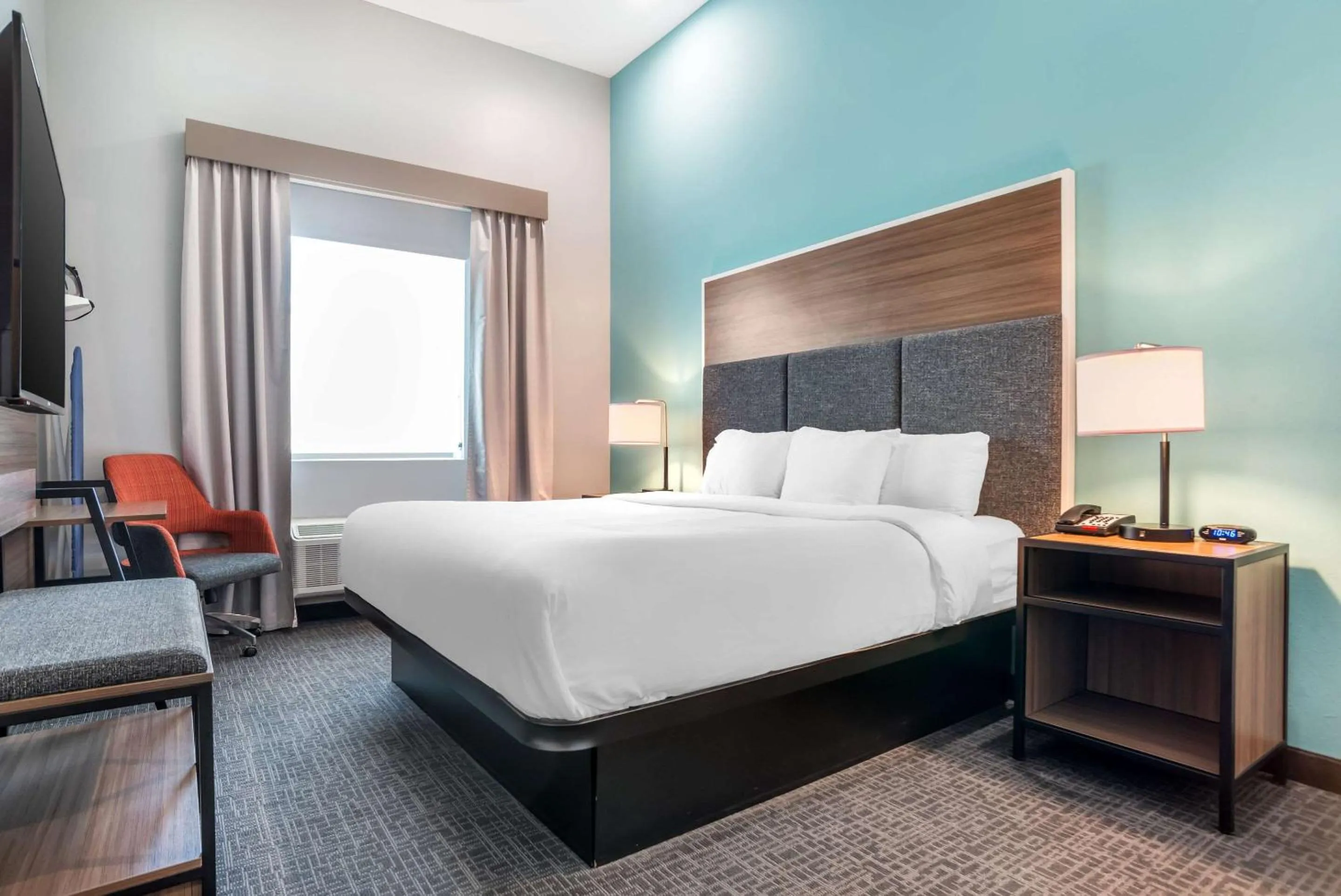 Bedroom, Bed in Comfort Inn Miramar Beach-Destin