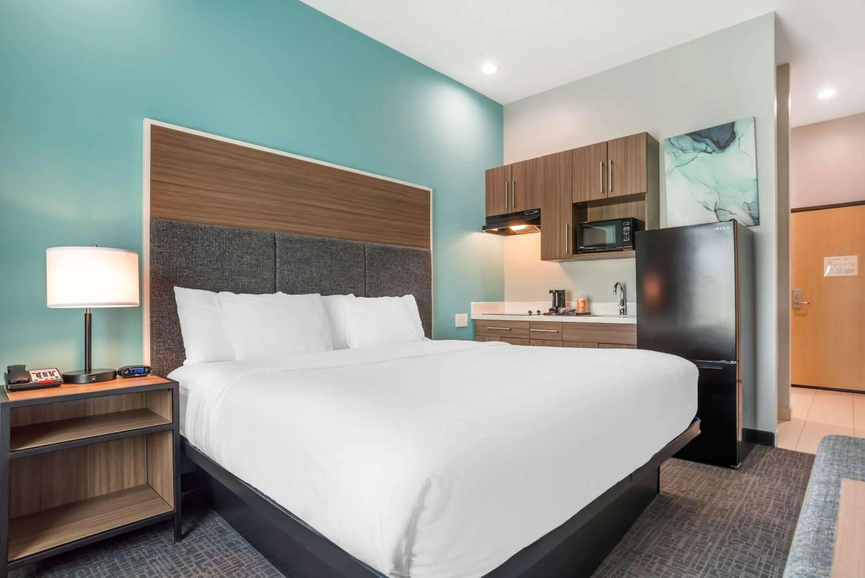 Bedroom, Bed in Comfort Inn Miramar Beach-Destin