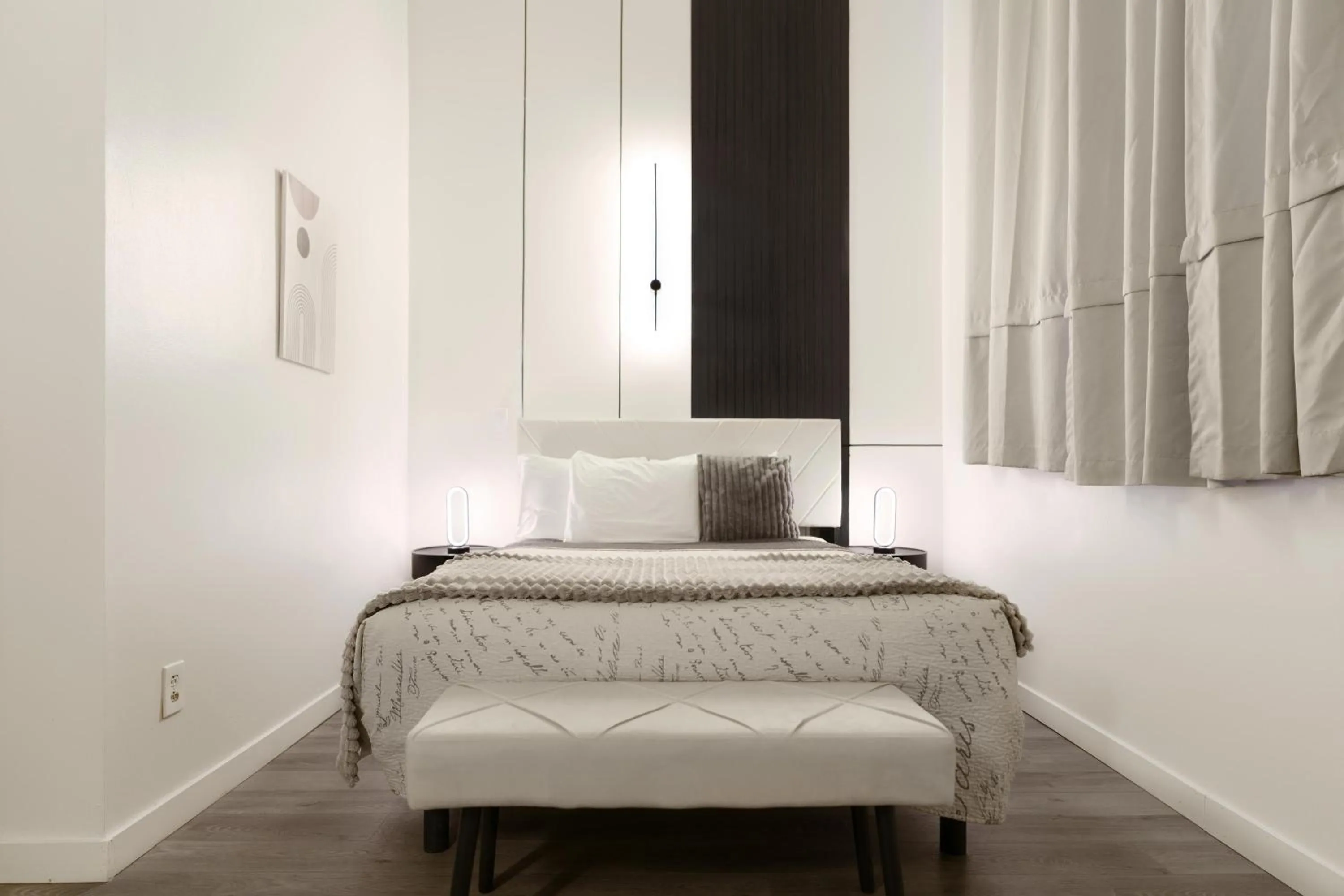 Bed in Hotel Auberge Manoir Ville Marie