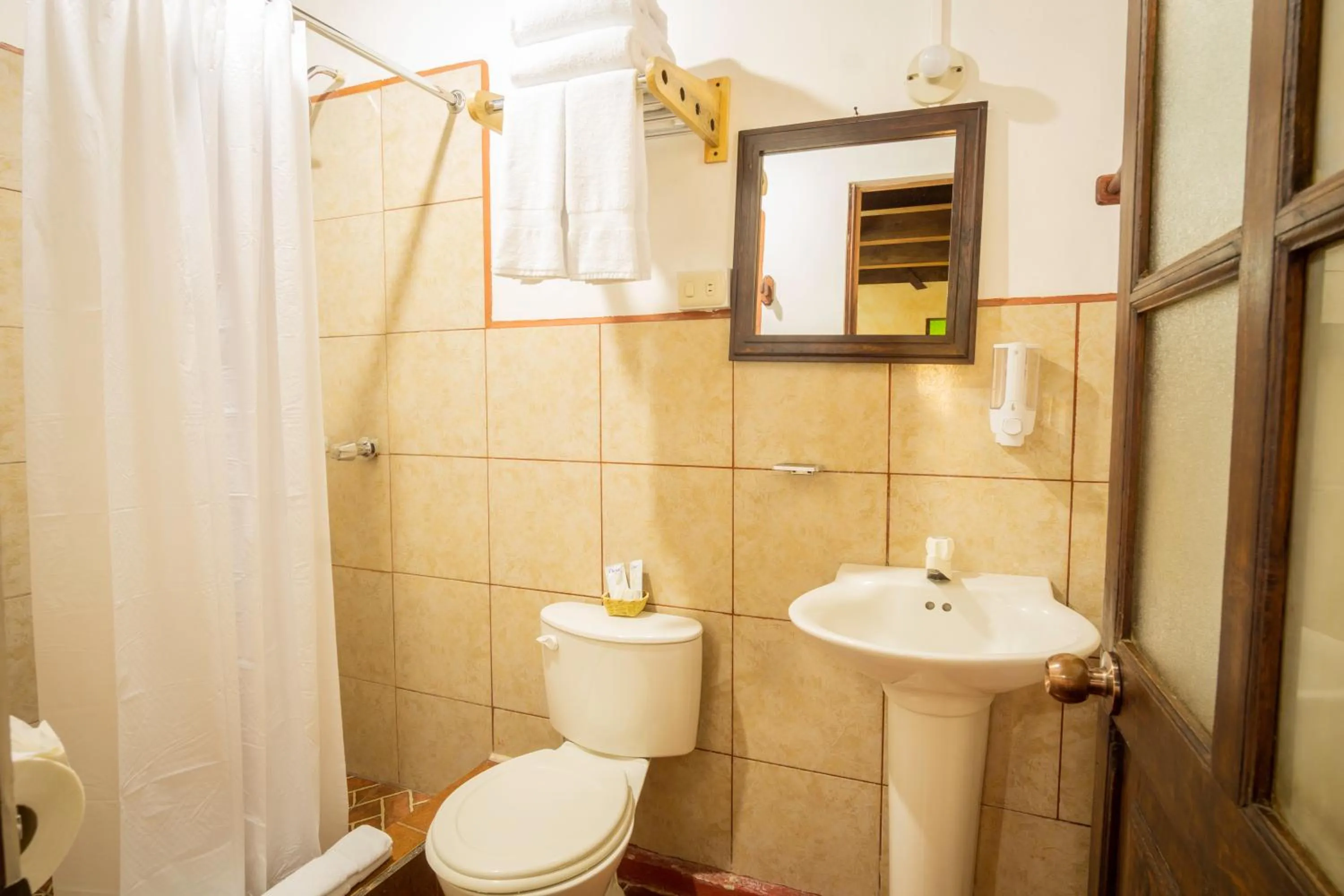 Bathroom in Hotel Maya Ik'