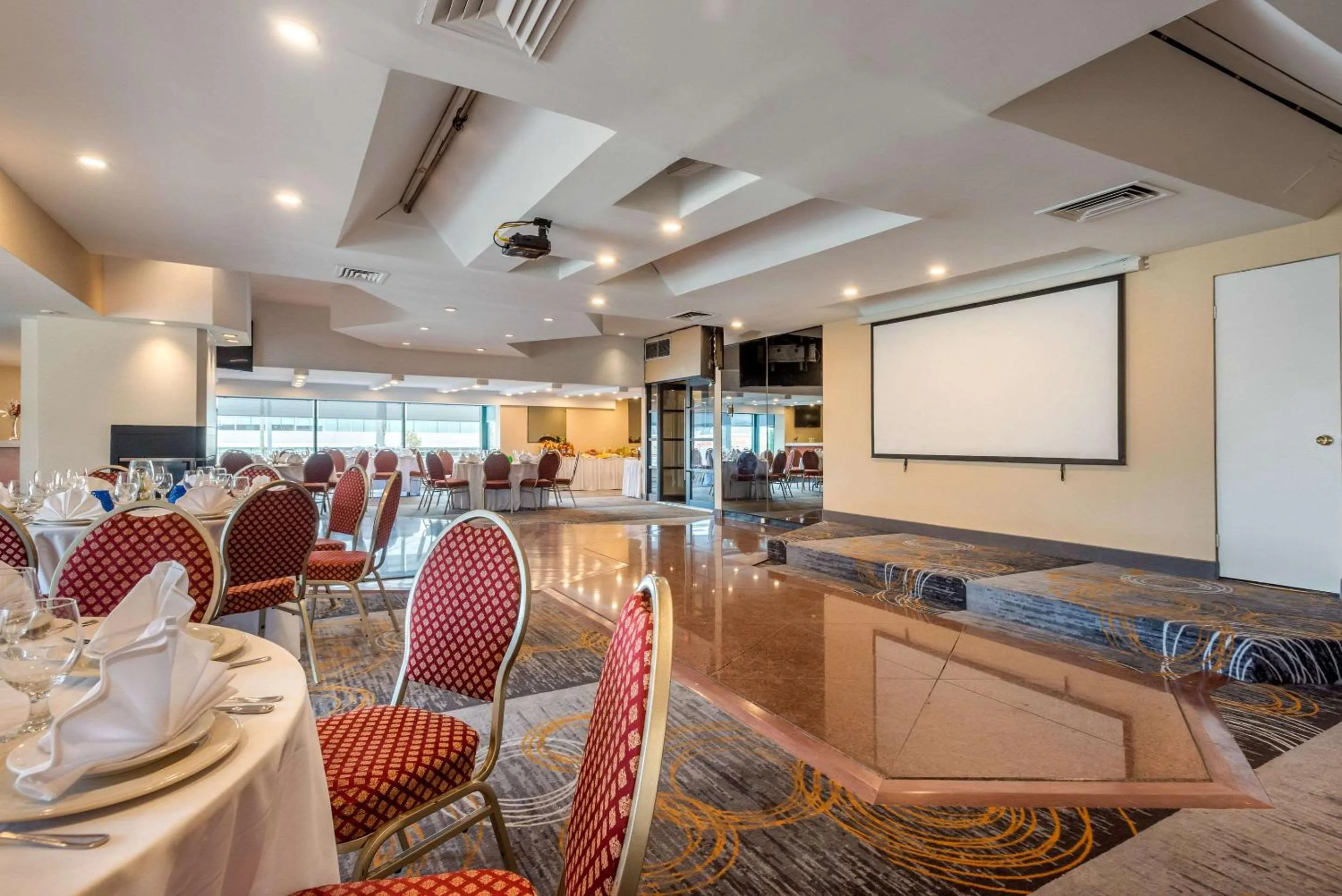 On site in Quality Hotel Dorval Aeroport