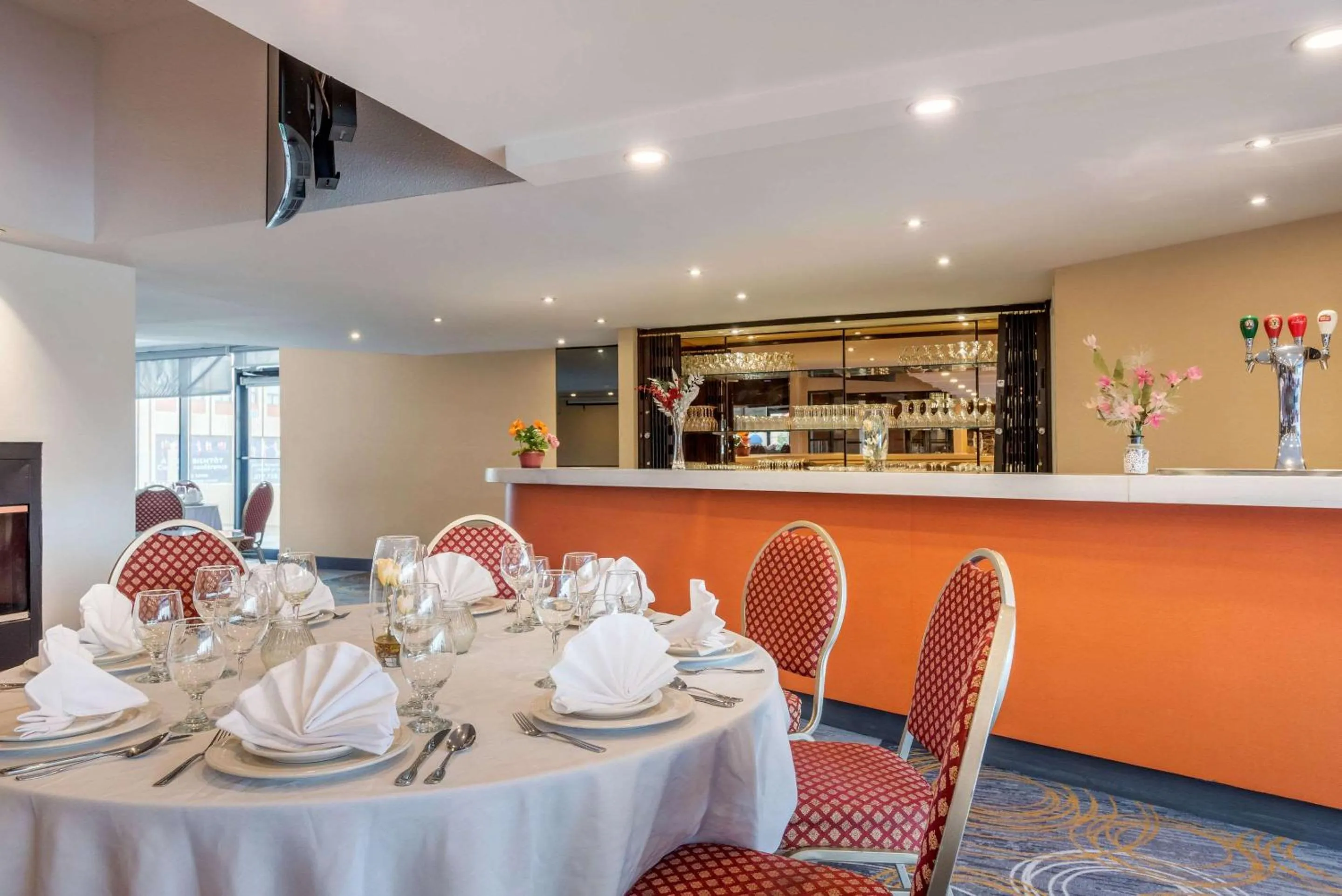 On site in Quality Hotel Dorval Aeroport