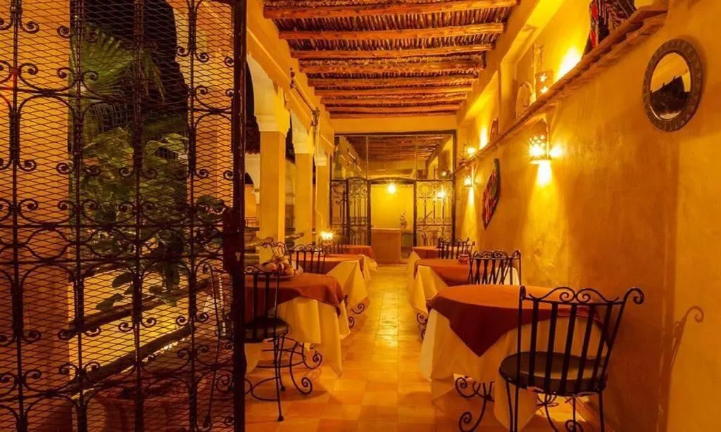 Restaurant/places to eat in Riad Benyara