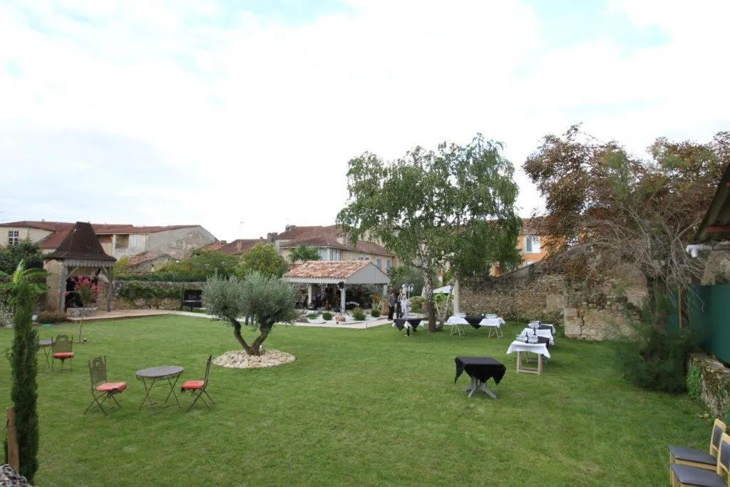 Garden in Le Continental