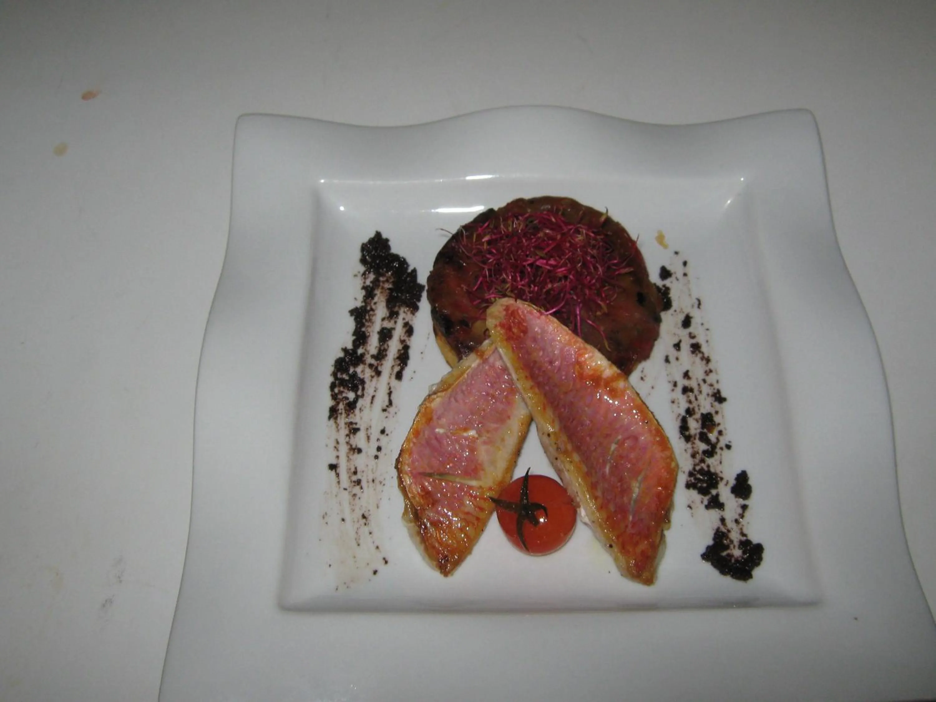 Restaurant/places to eat in Le Continental