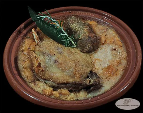 Restaurant/places to eat in Le Continental