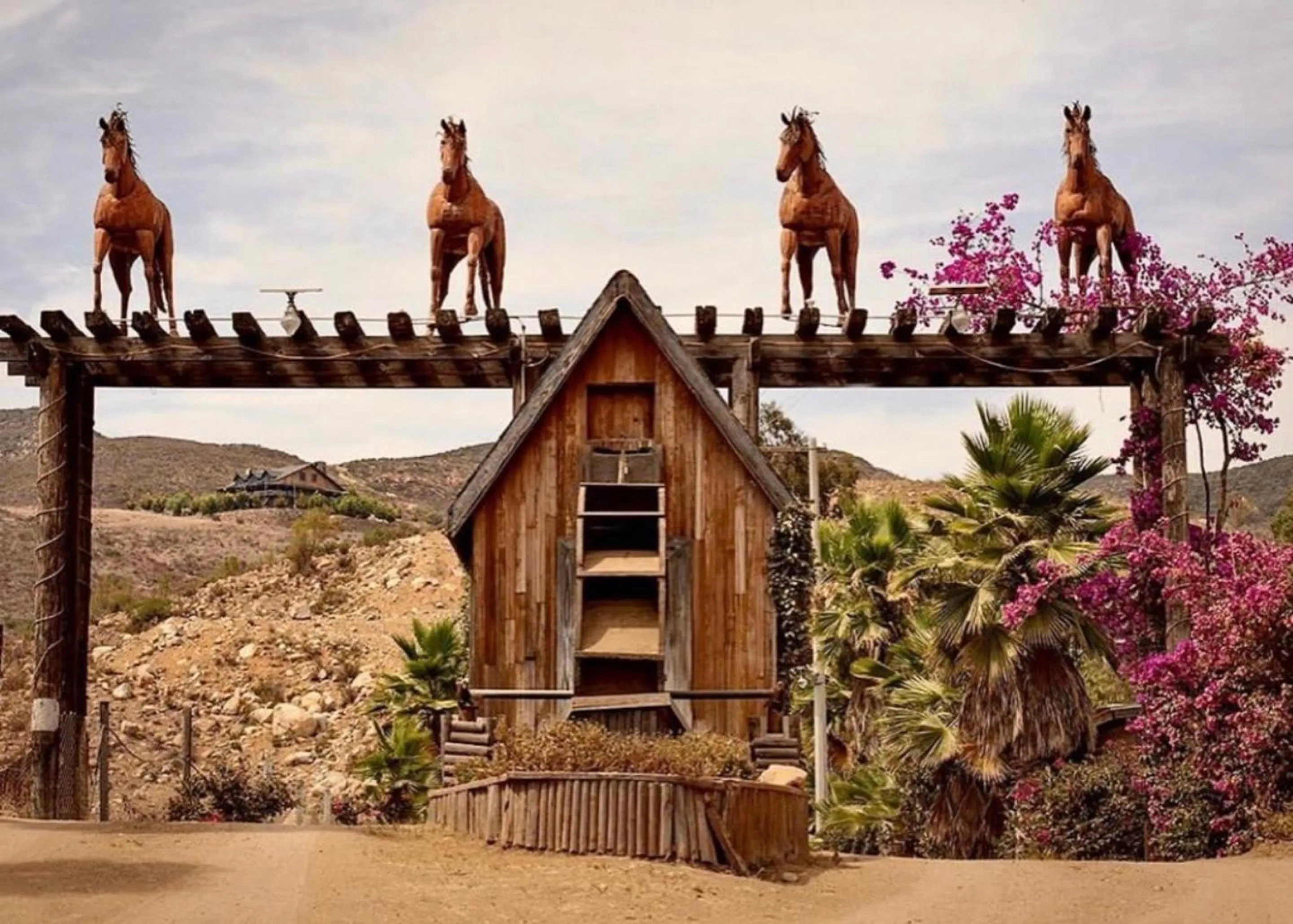 Facade/entrance in Maple Resort