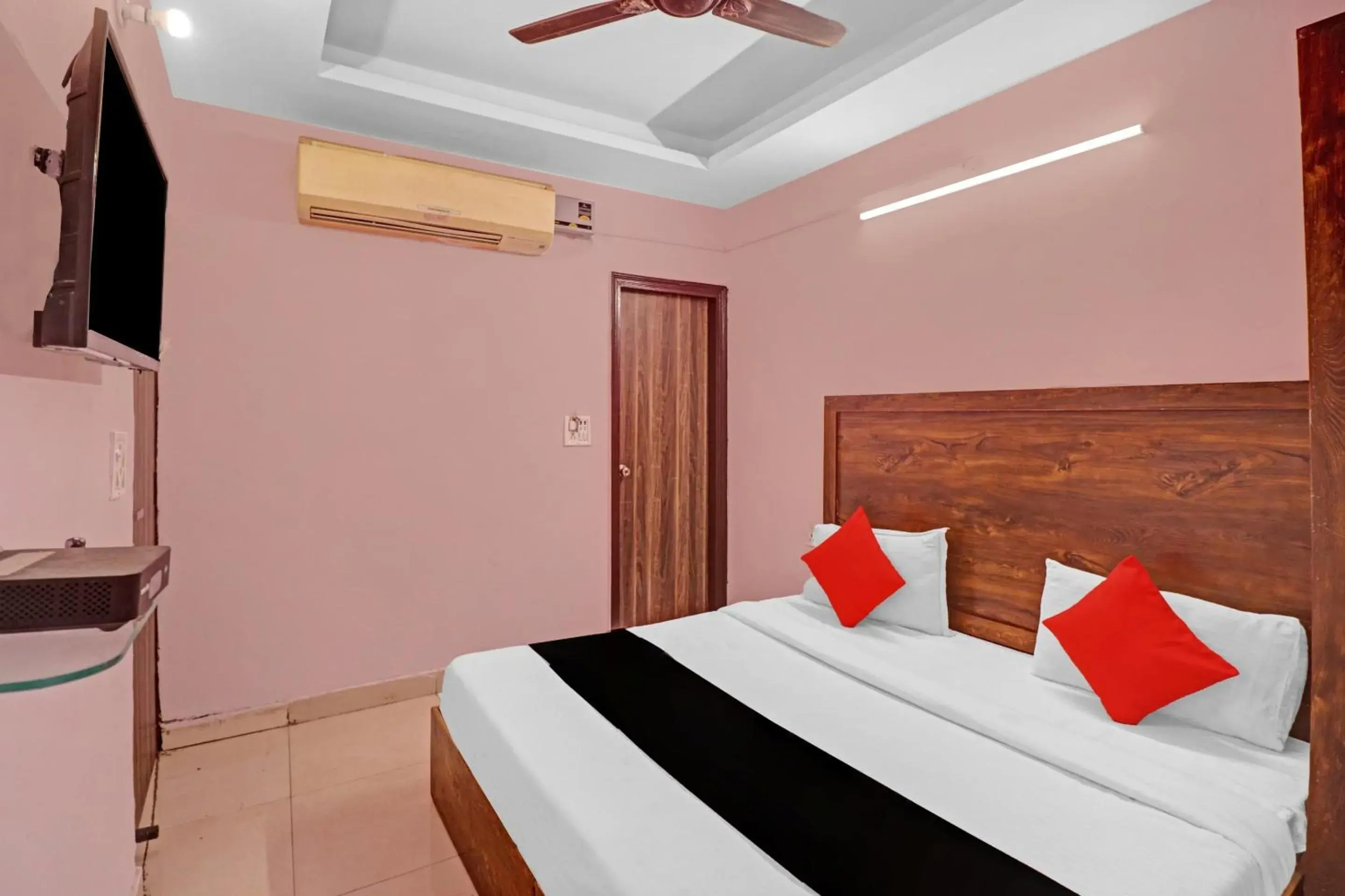 Classic Triple Room - single occupancy in Hotel O Cherry Inn Classic Triple Room - single occupancy in Hotel O Cherry Inn