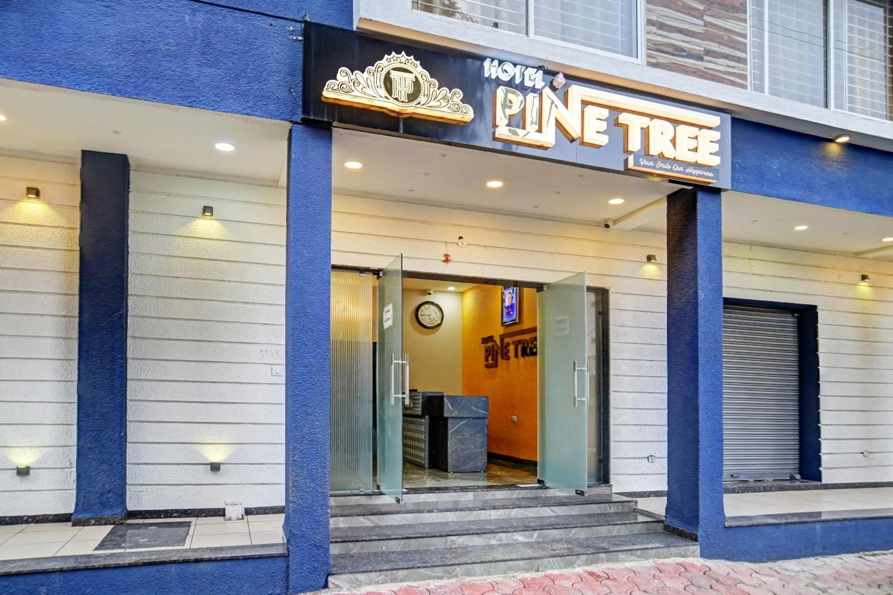 Facade/entrance in Super Townhouse Pine Tree